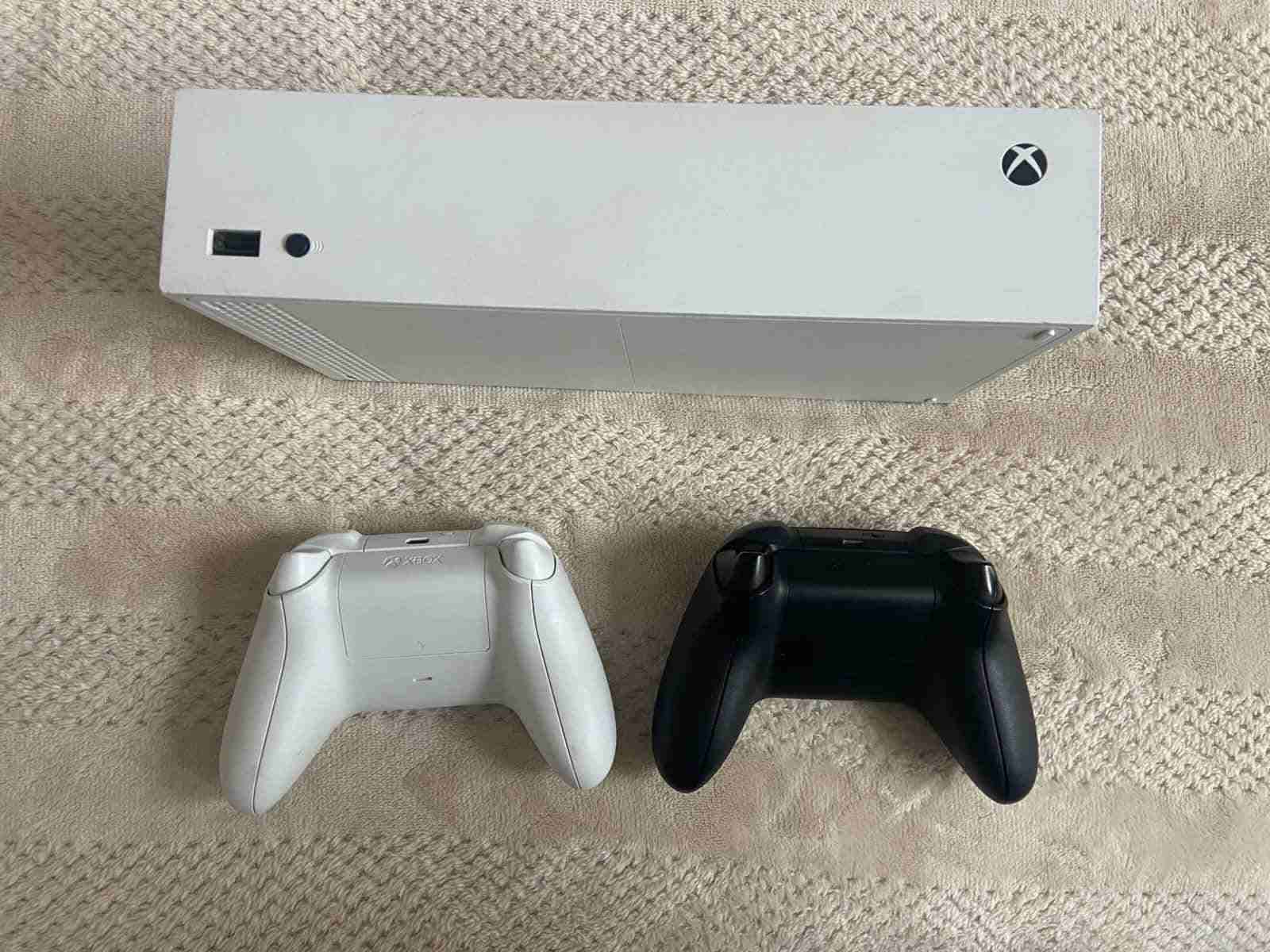 Consola Xbox S Series con dos controles - 1