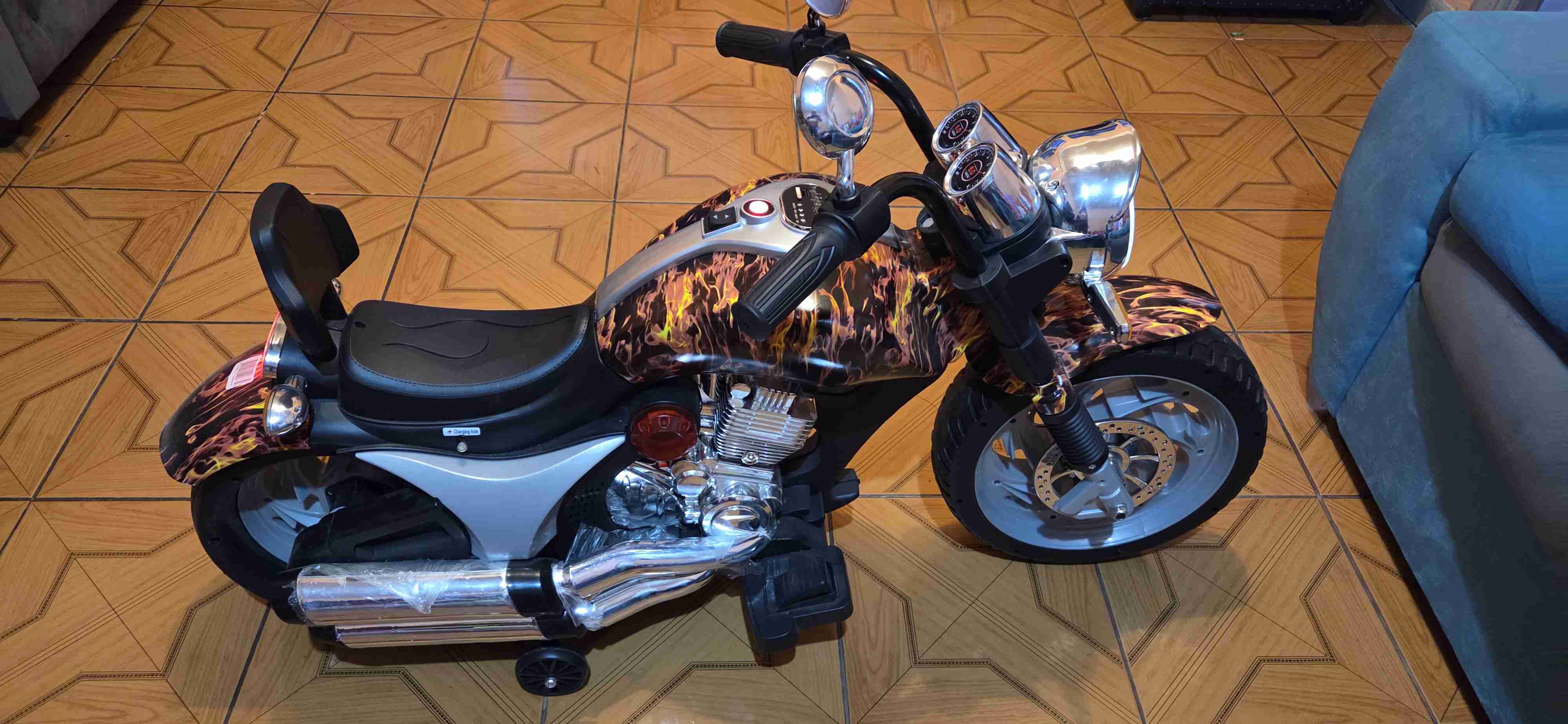 Moto eléctrica infantil decorativa - miniatura 3