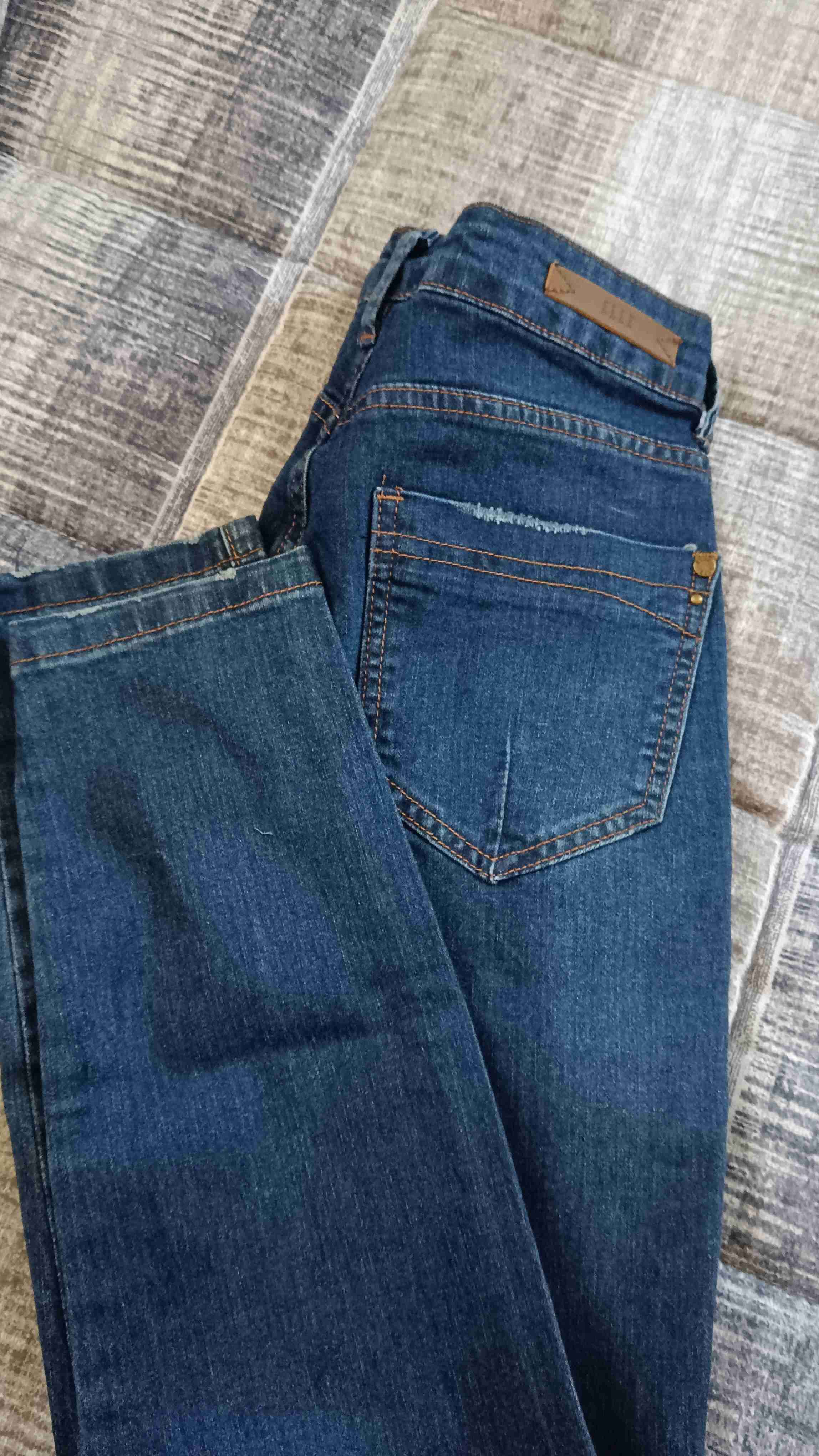 Jeans azules con etiqueta - miniatura 3