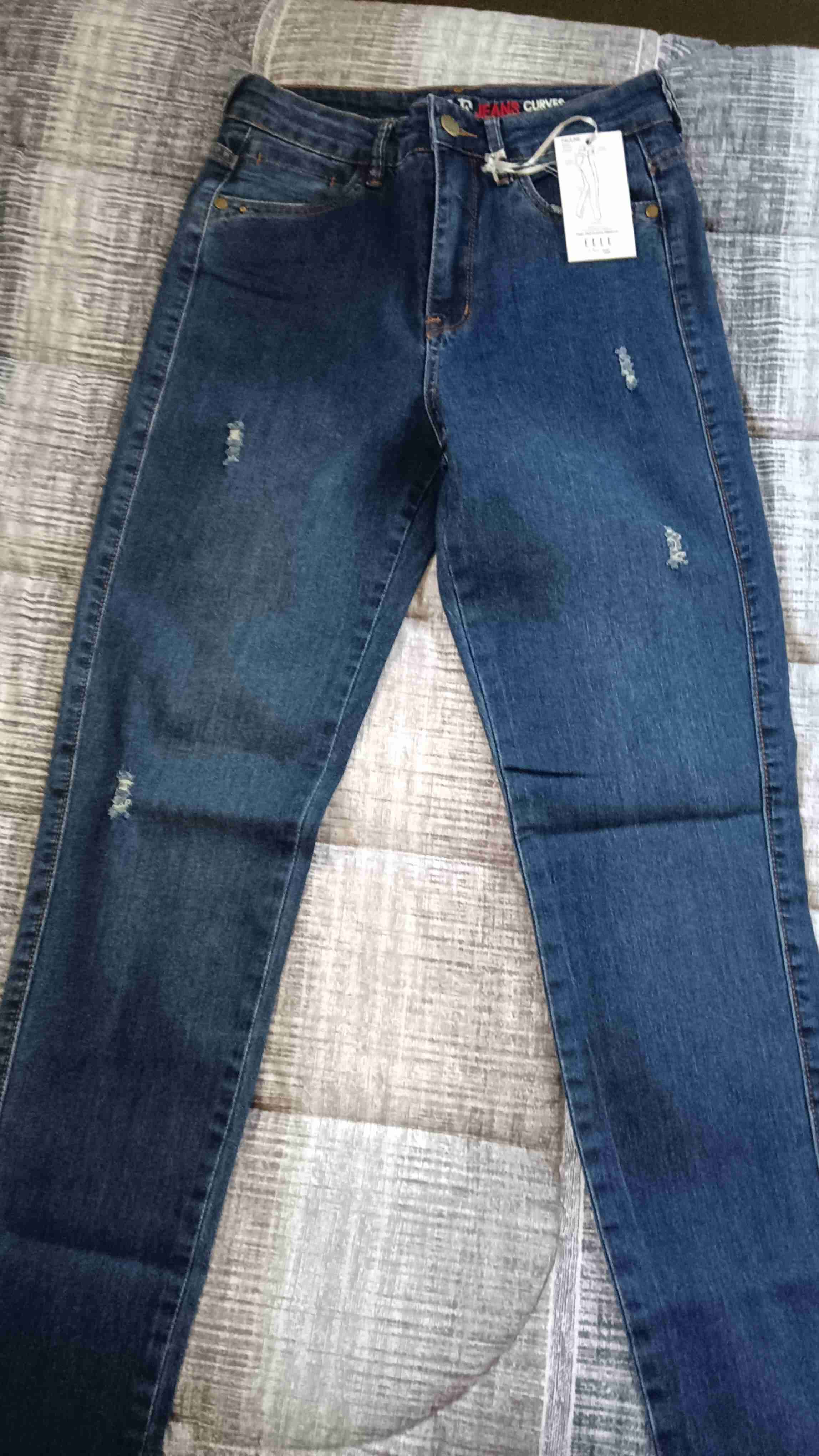 Jeans azules con etiqueta - miniatura 4