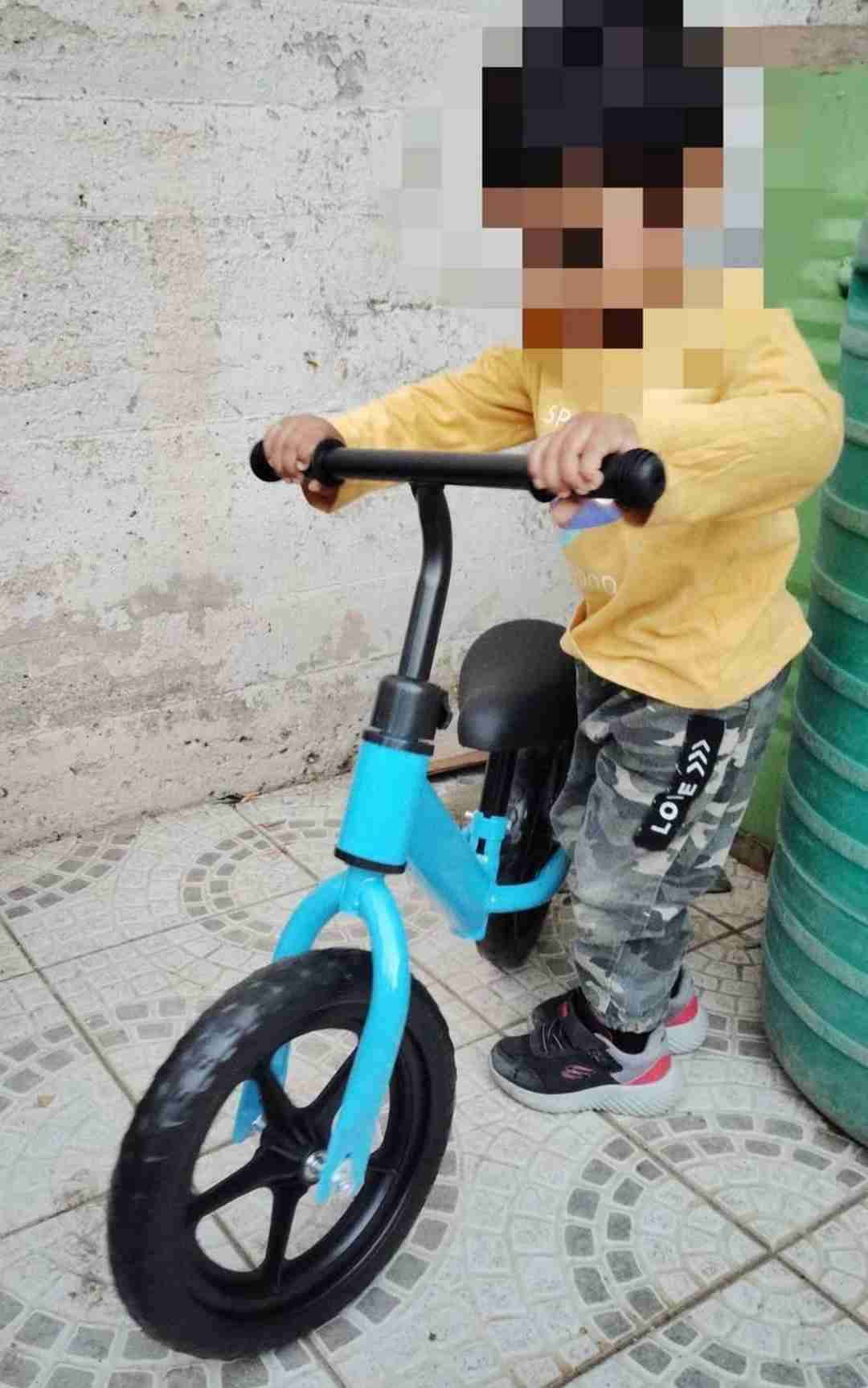 Bicicleta de equilibrio azul para niños - miniatura 1