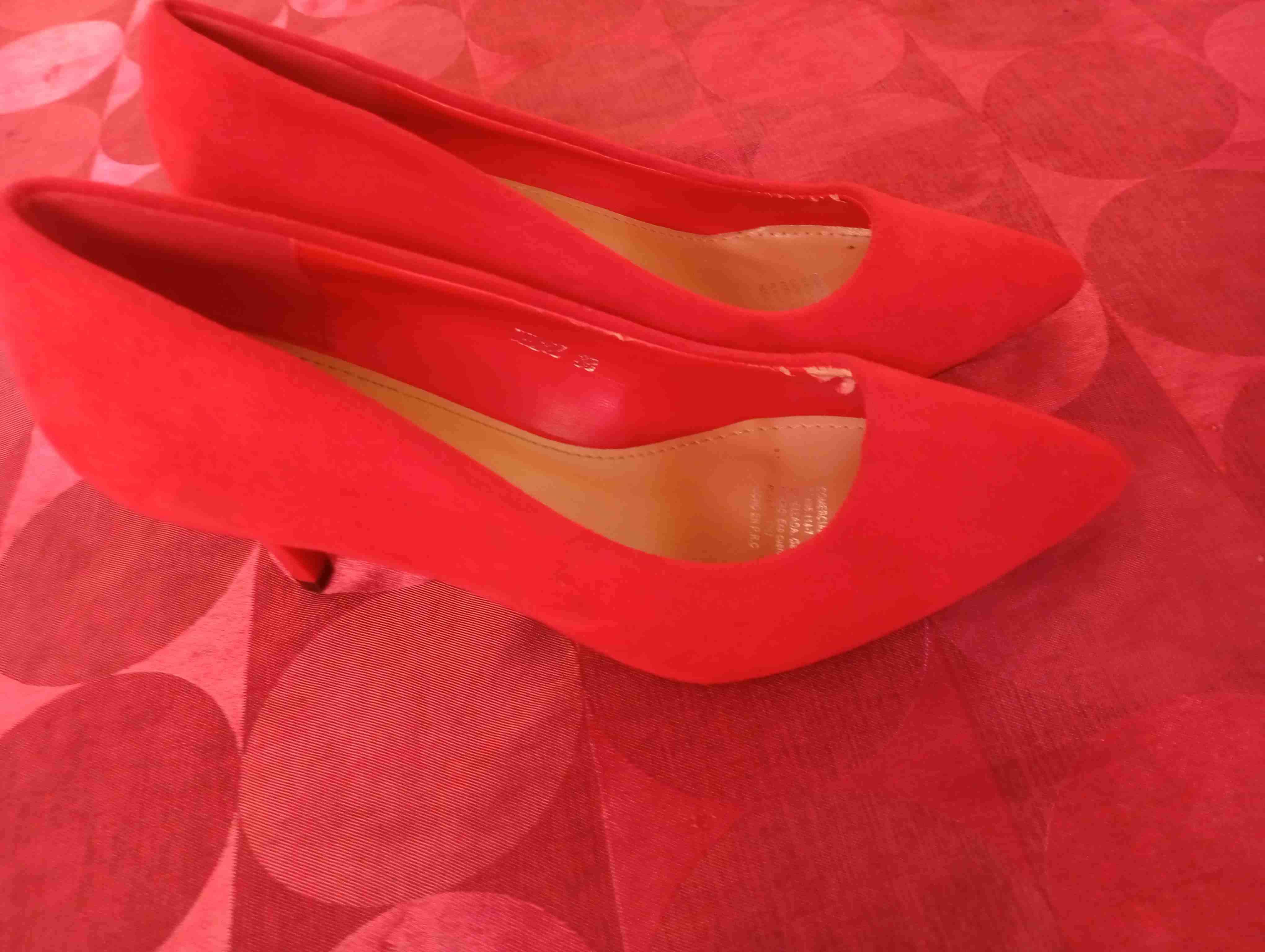 Zapatos de tacón rojos - miniatura 1