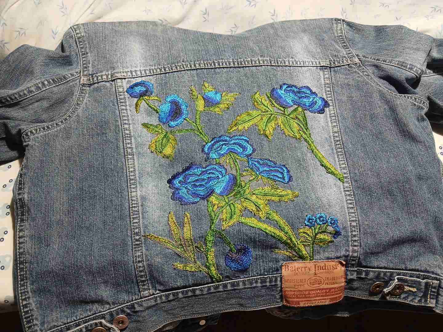 Chaqueta de mezclilla bordada - miniatura 1