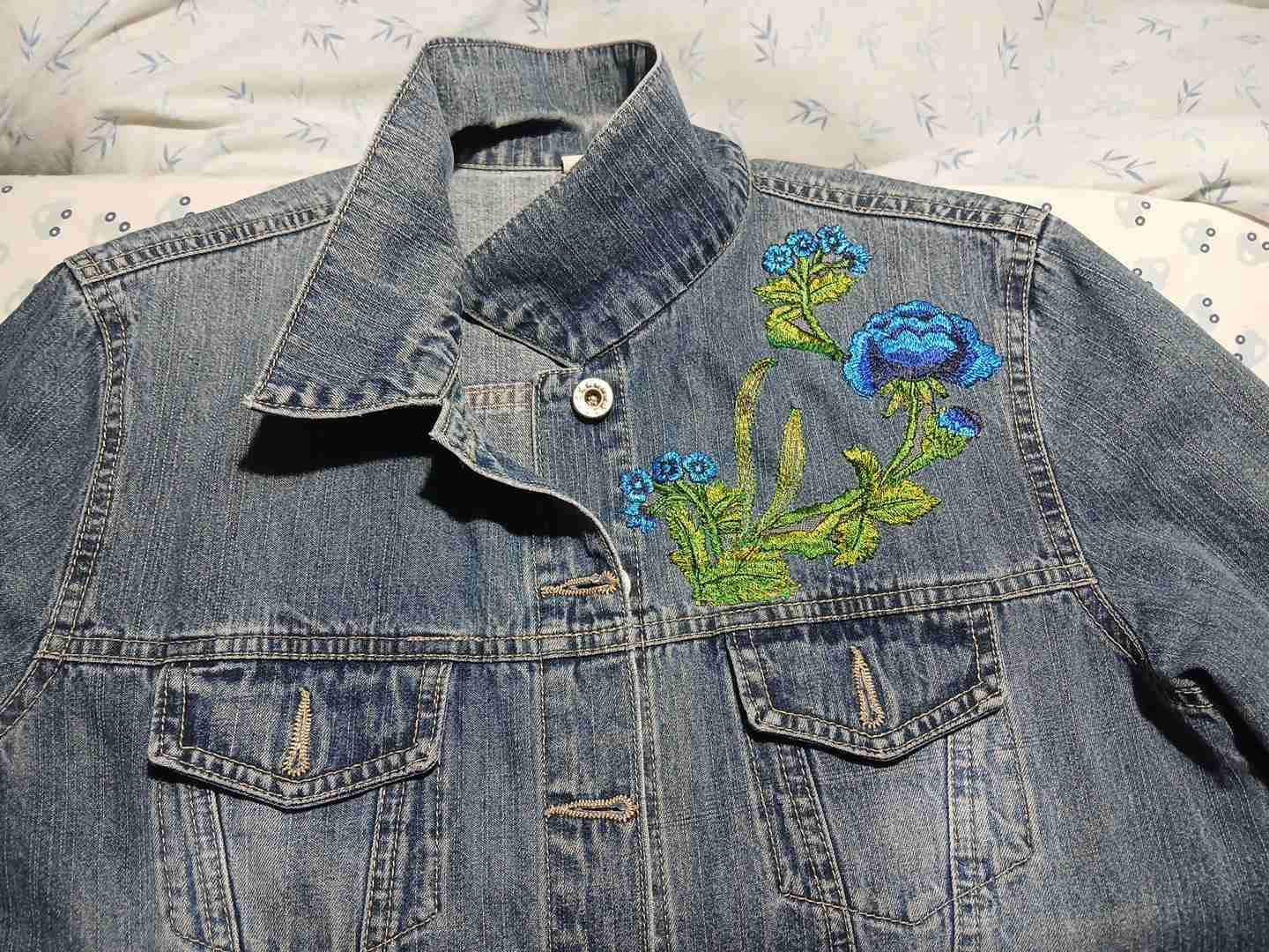 Chaqueta de mezclilla bordada - miniatura 4