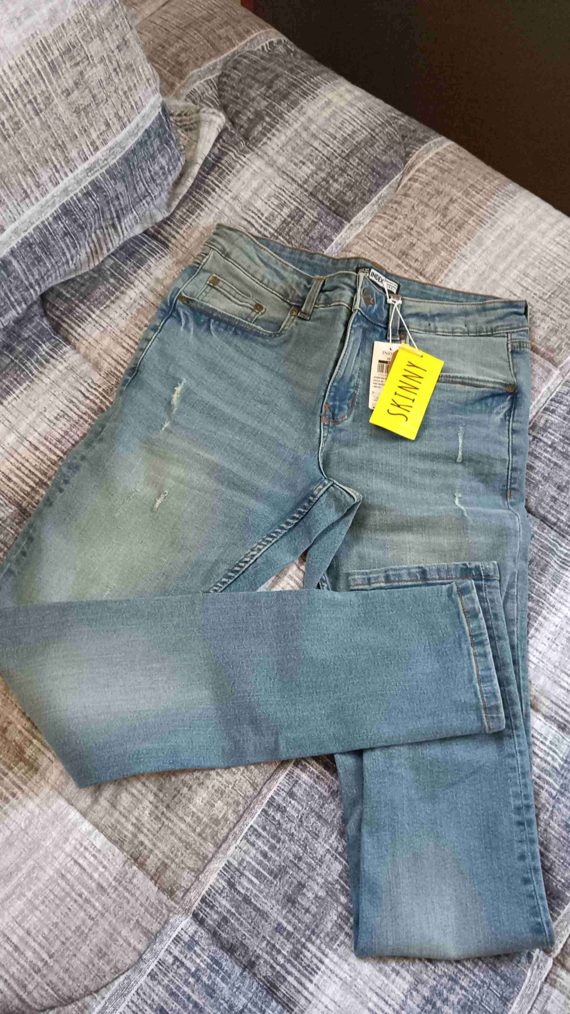 Jeans skinny azul con etiqueta - miniatura 1