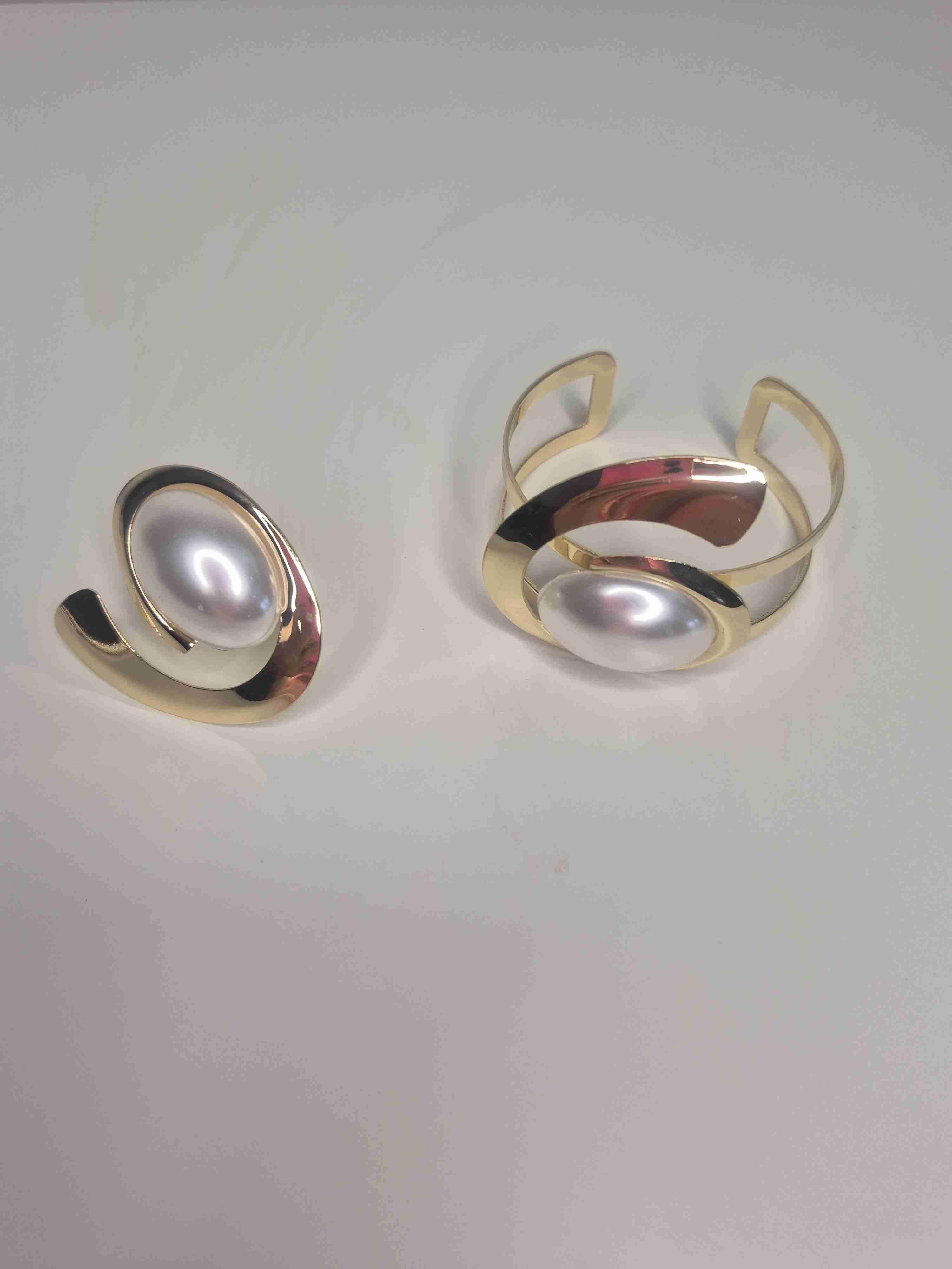 Juego de pulsera y anillo dorados - miniatura 2