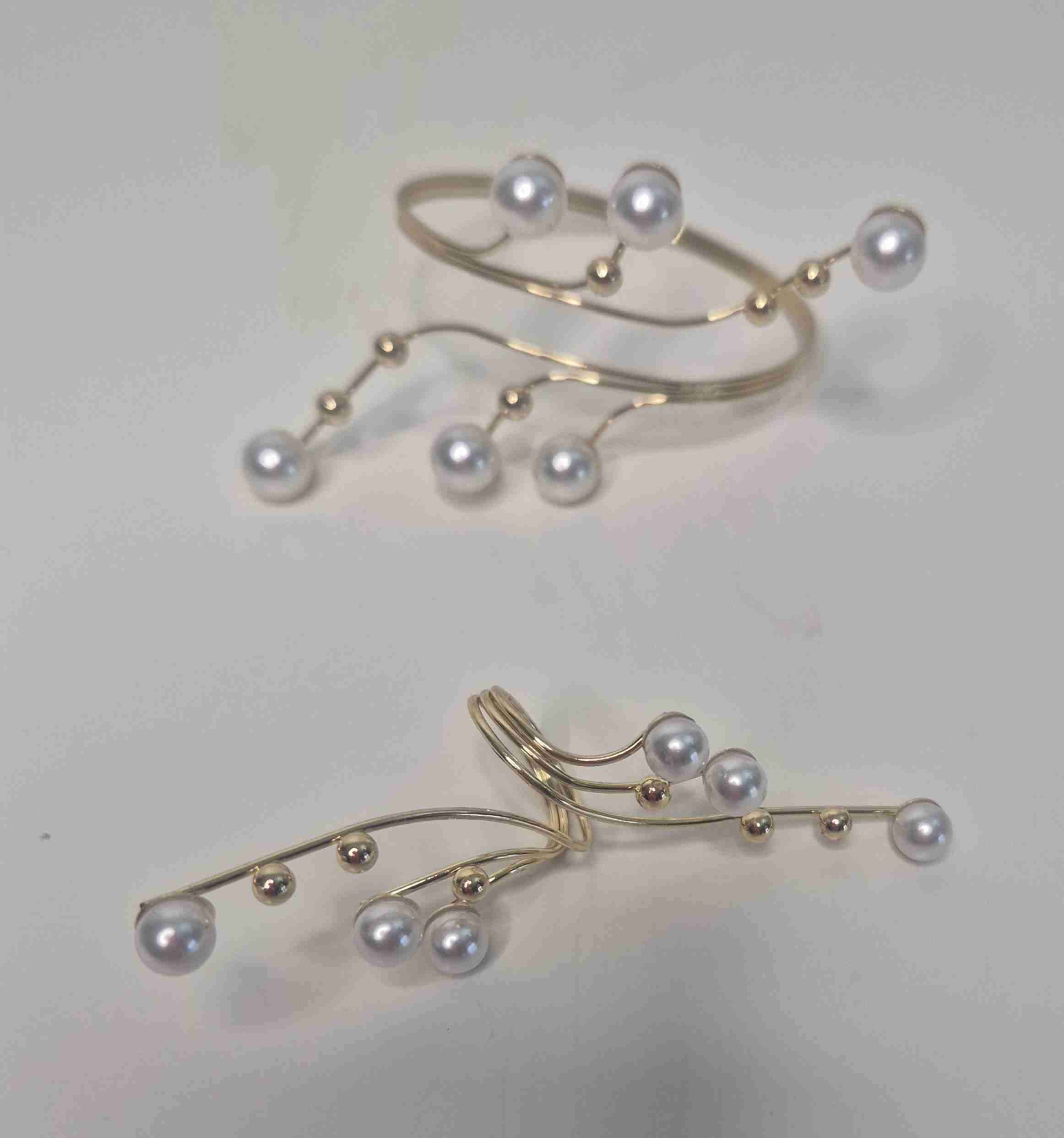 Conjunto de joyería perlas doradas - miniatura 2