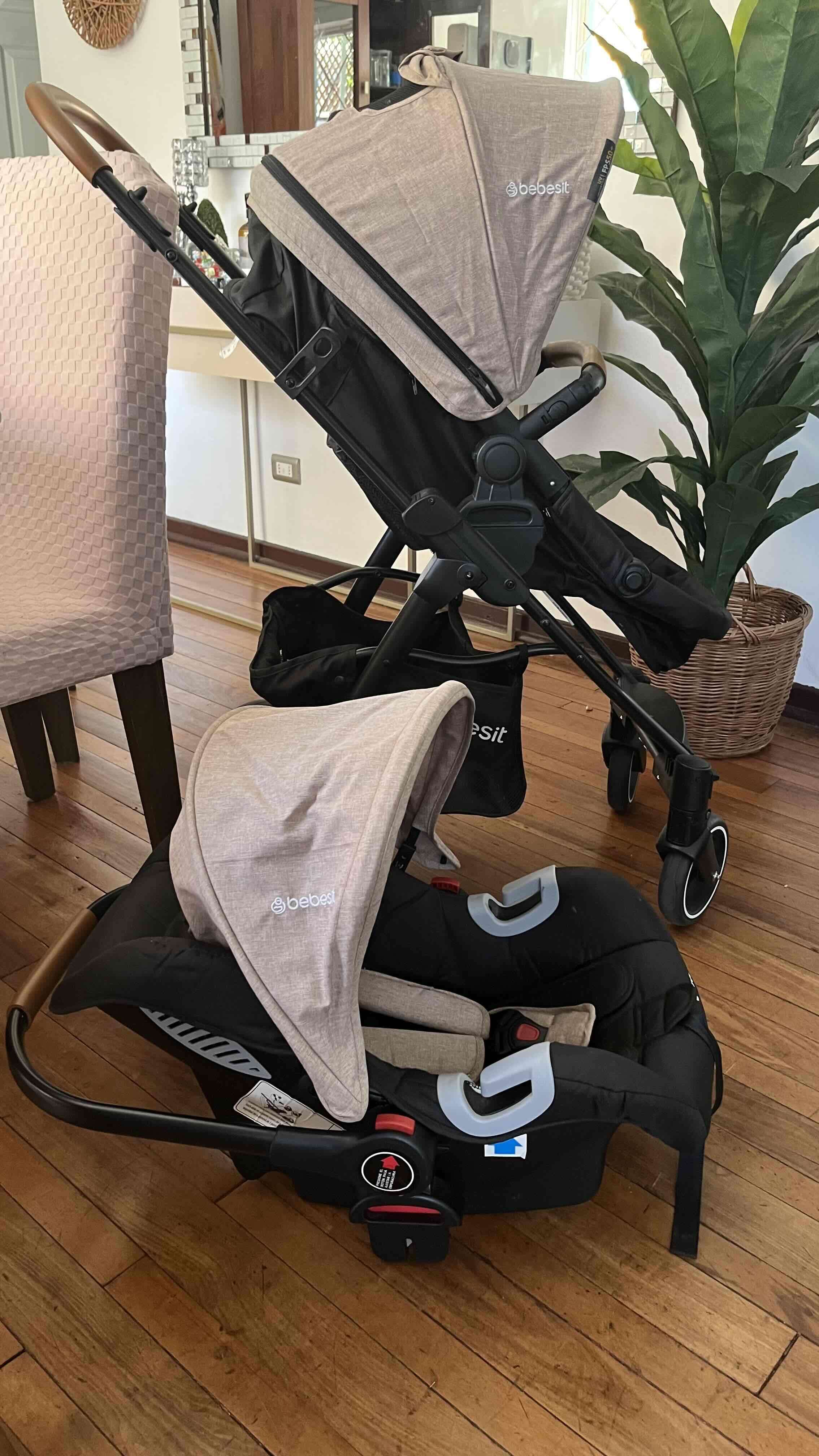 Coche de bebé Bebesit beige y negro - miniatura 1