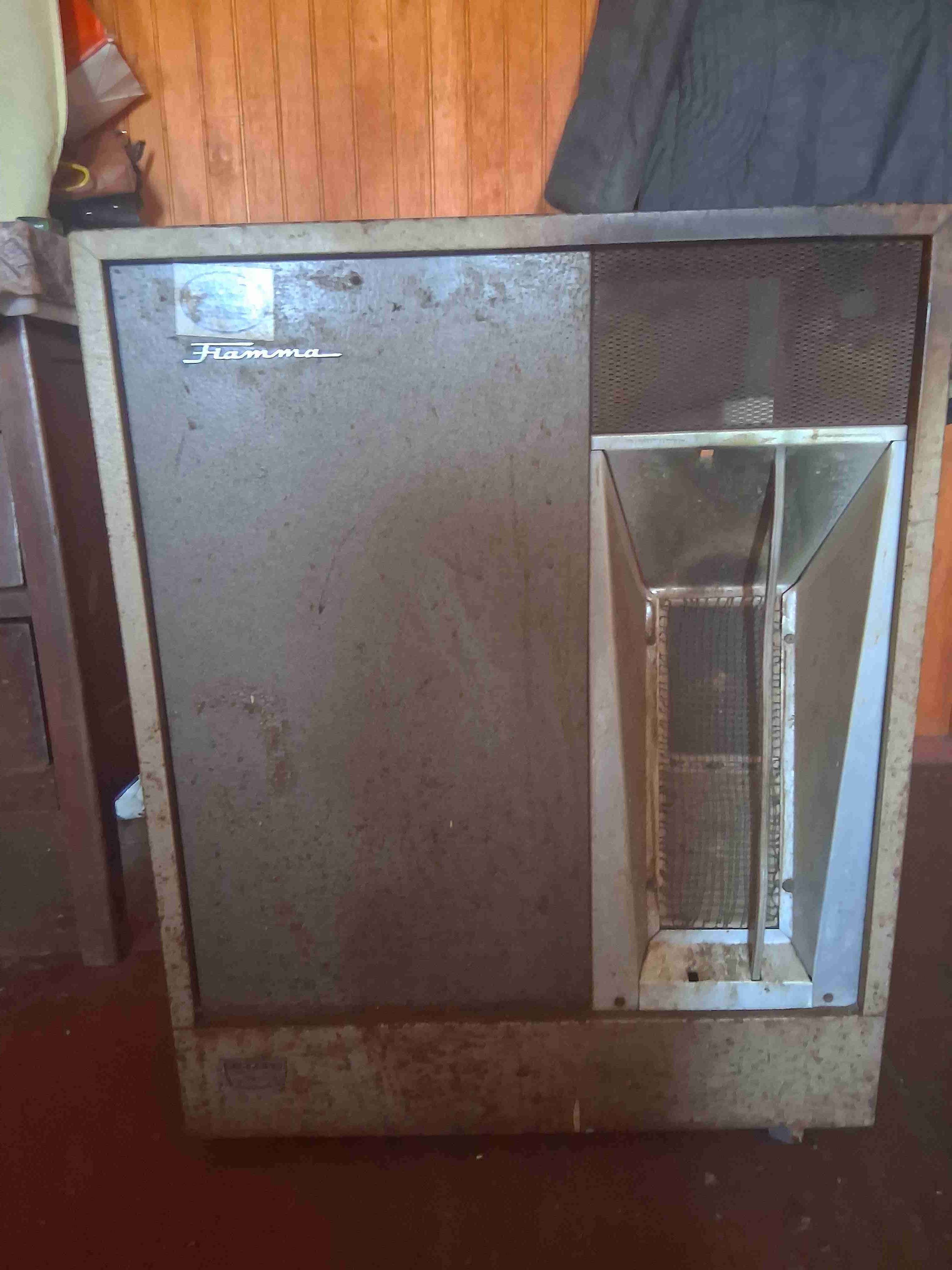 Estufa marca Fiamma antigua - miniatura 2