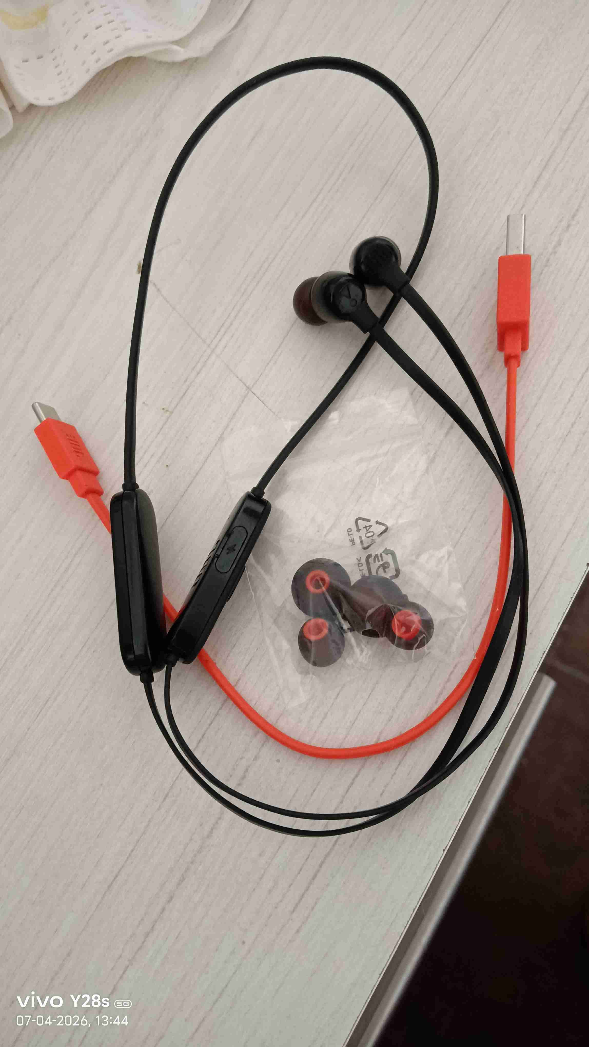 Audífonos inalámbricos con cable USB-C - 1