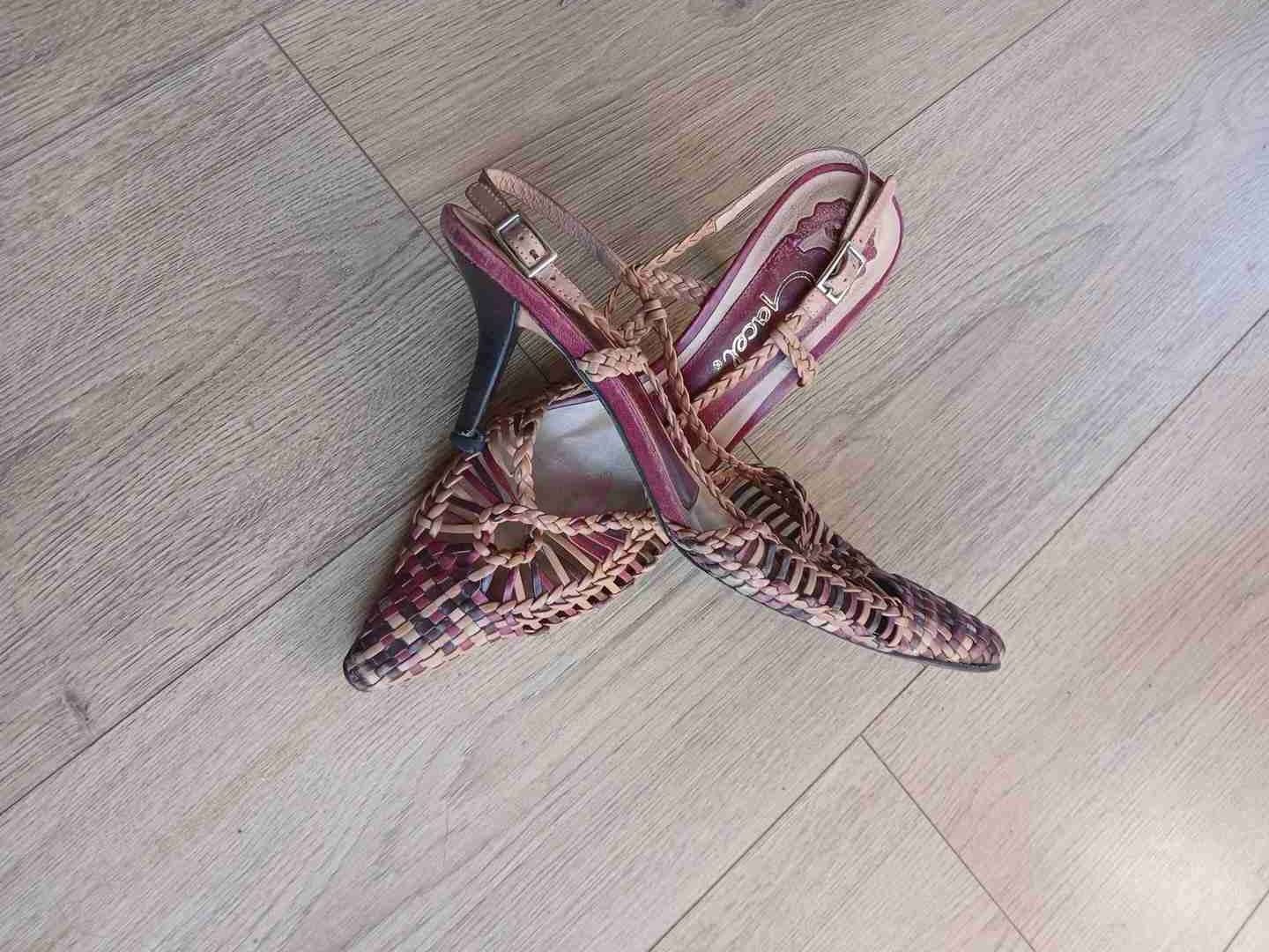 Sandalias tejidas color marrón - miniatura 2