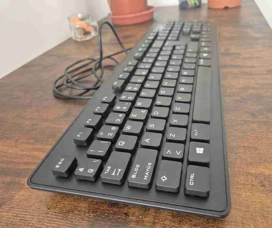 Teclado Genius SlimStar C130 - USB - miniatura 1