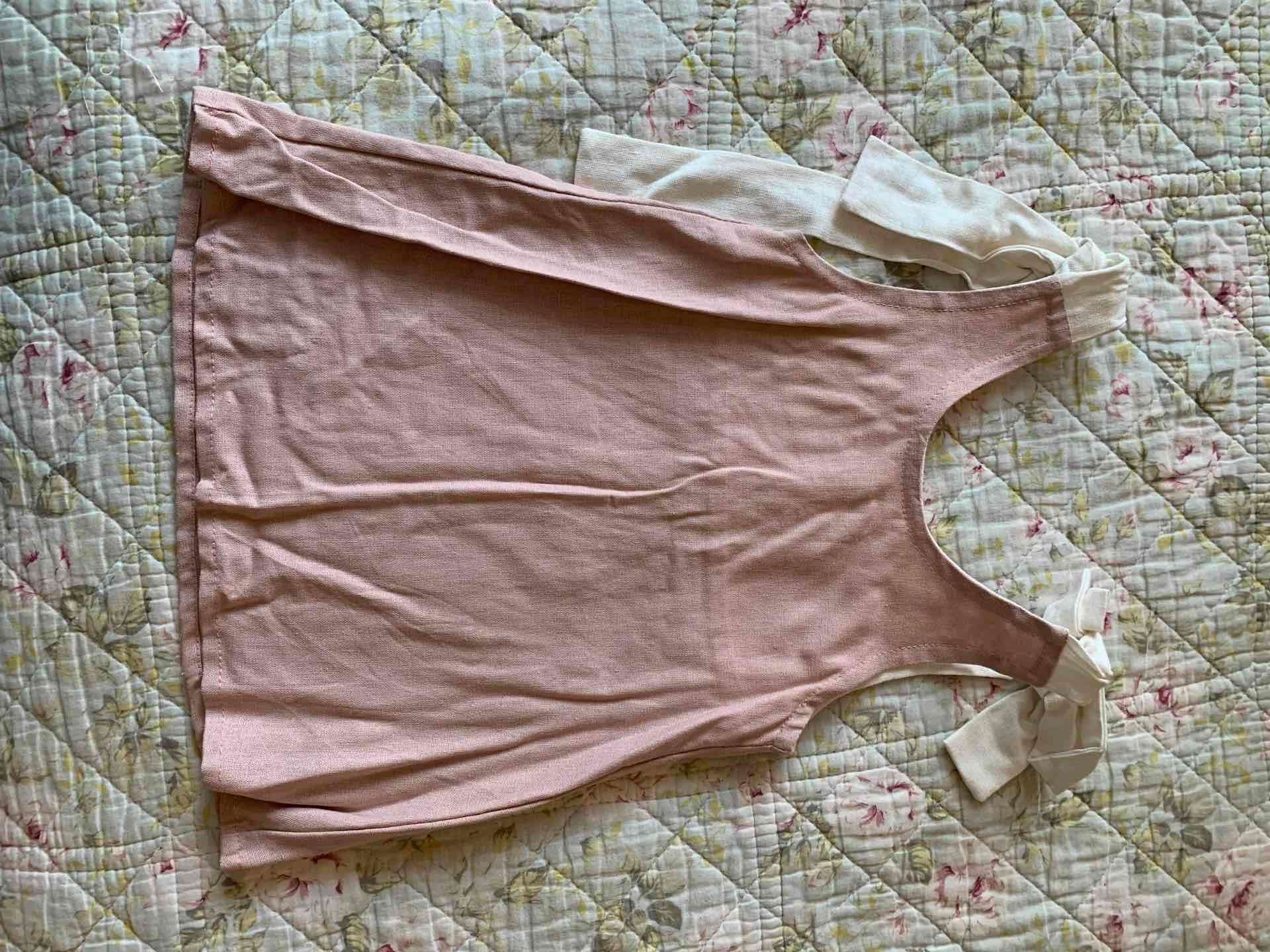 Vestido rosa con lazos