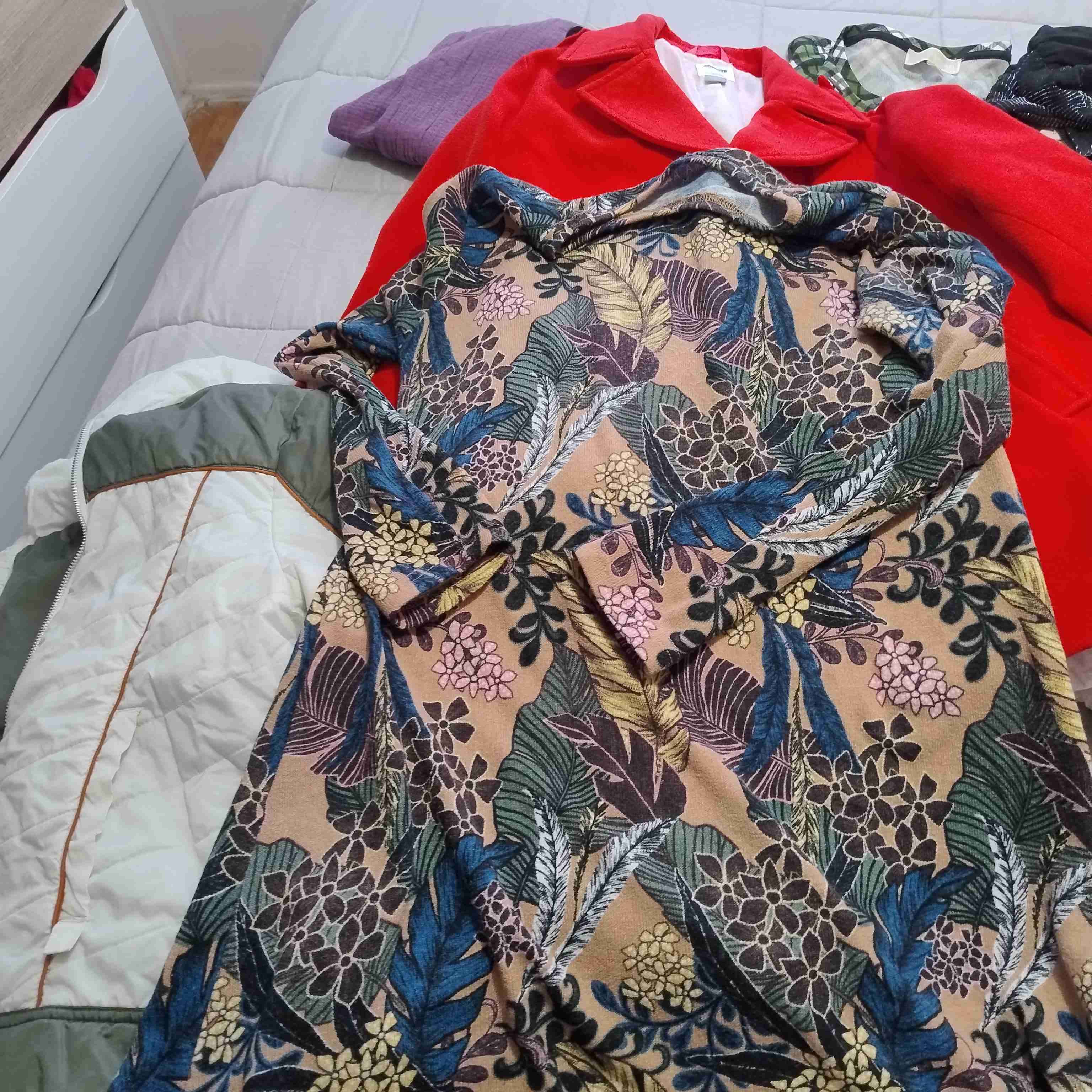 Lote de ropa variada para mujer - miniatura 4