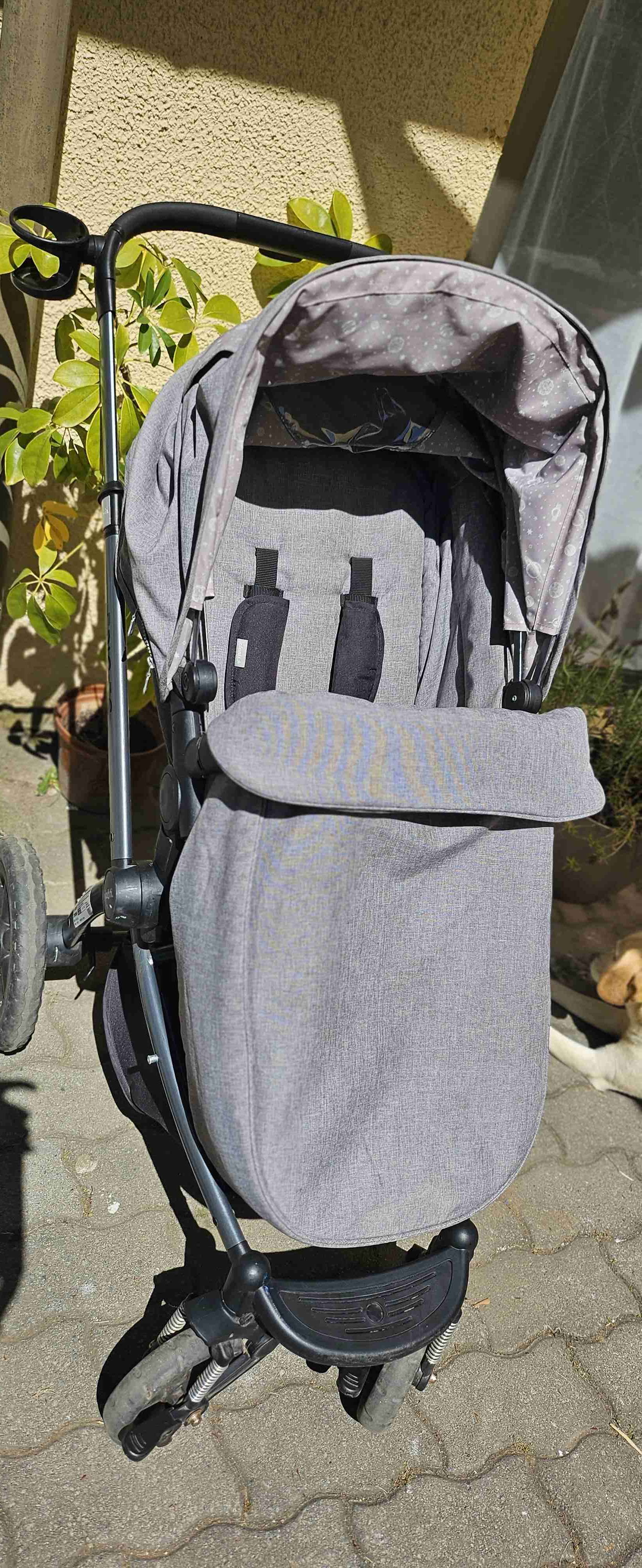 Coche para bebé gris plegable - miniatura 2