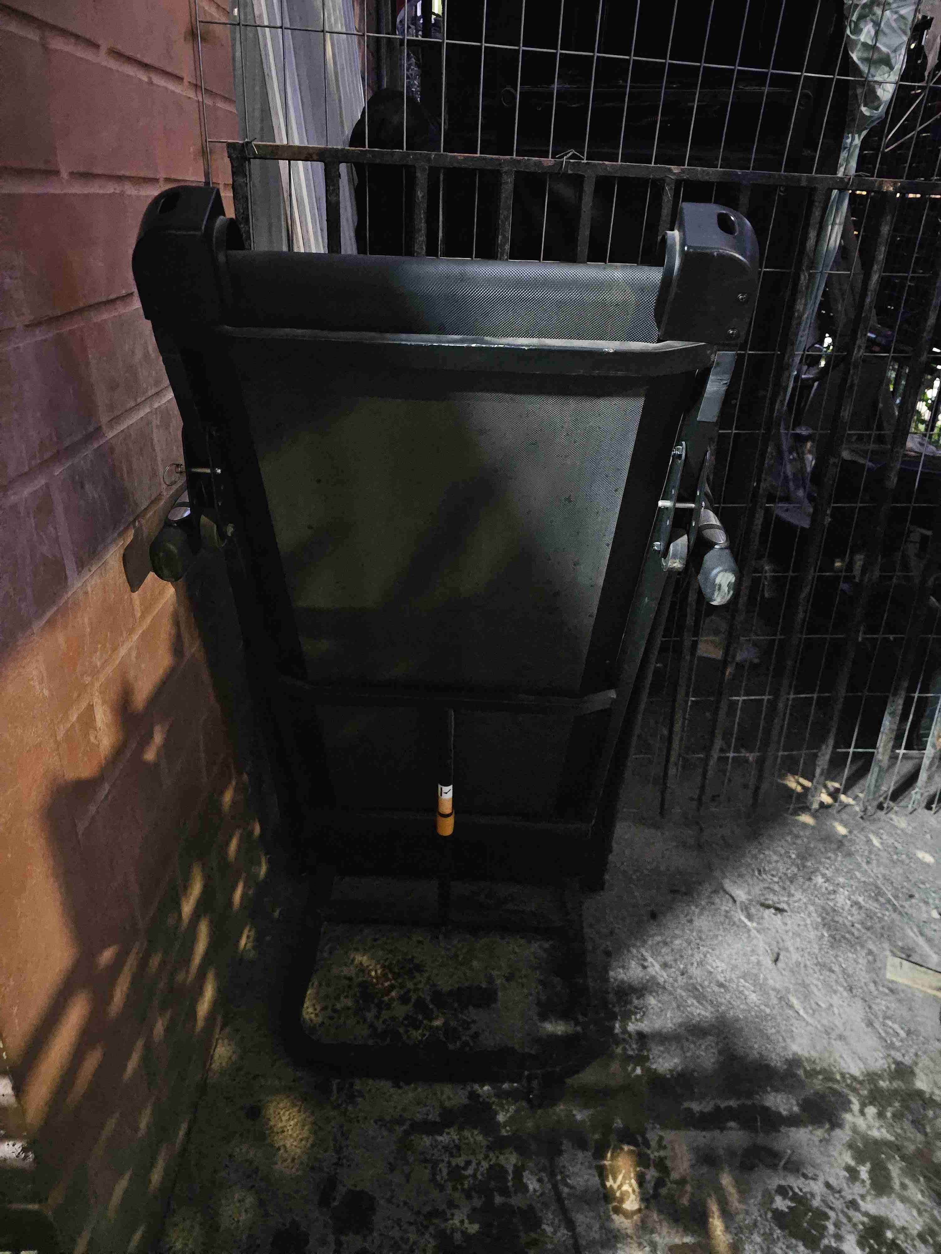 Maquina trotadora eléctrica usada - miniatura 2