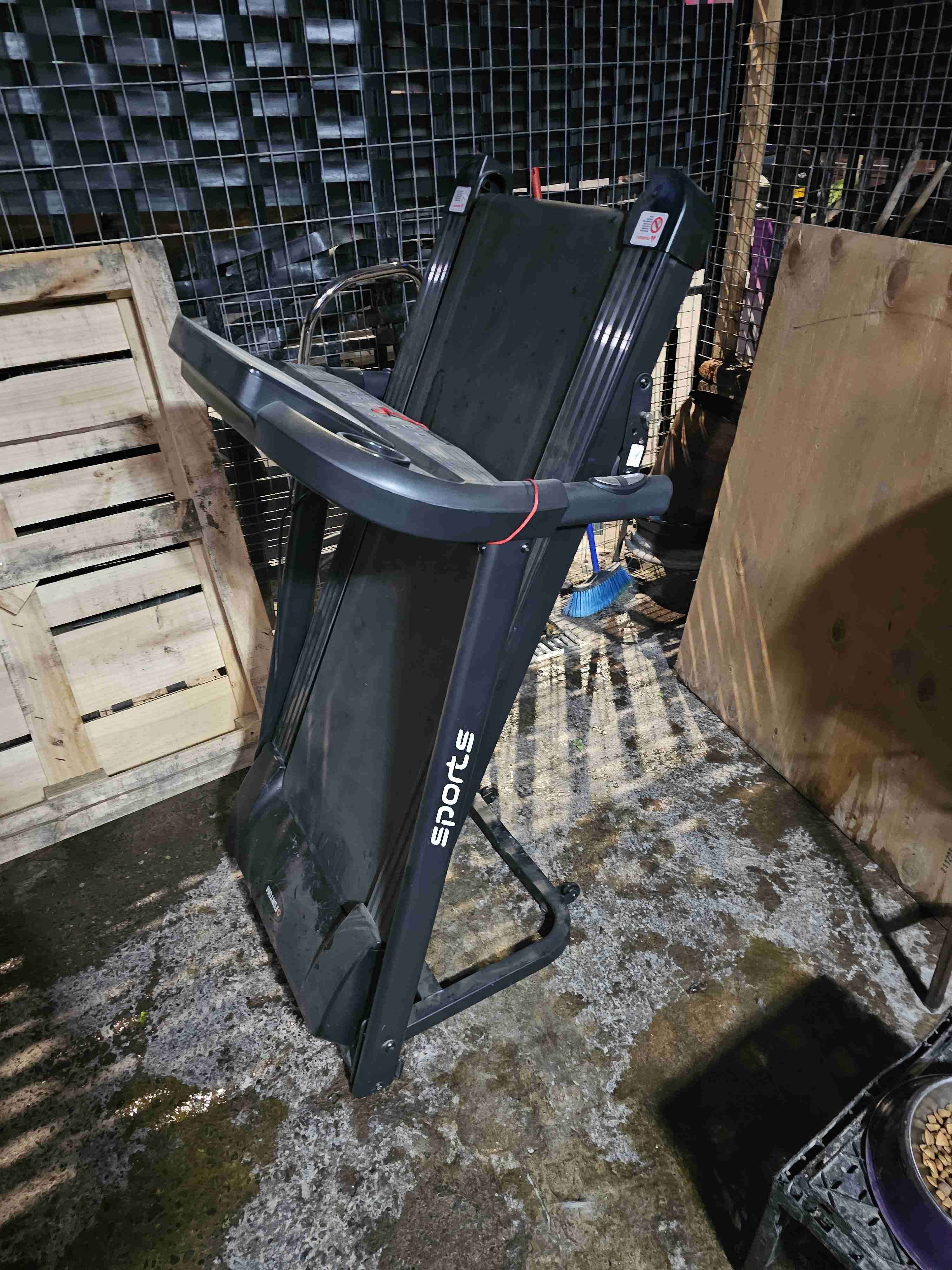 Maquina trotadora eléctrica usada - miniatura 6