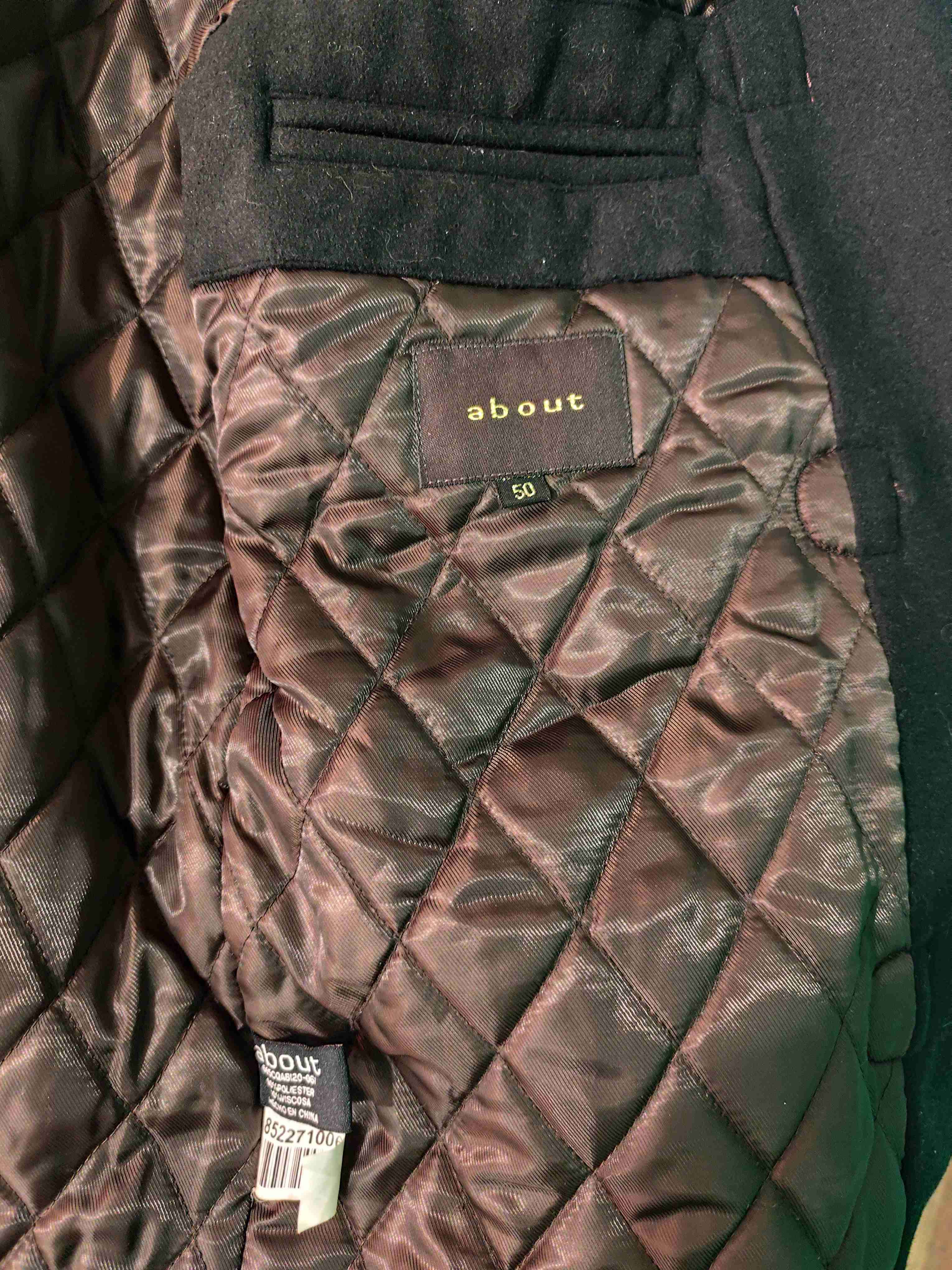 Abrigo negro con capucha desmontable - 2