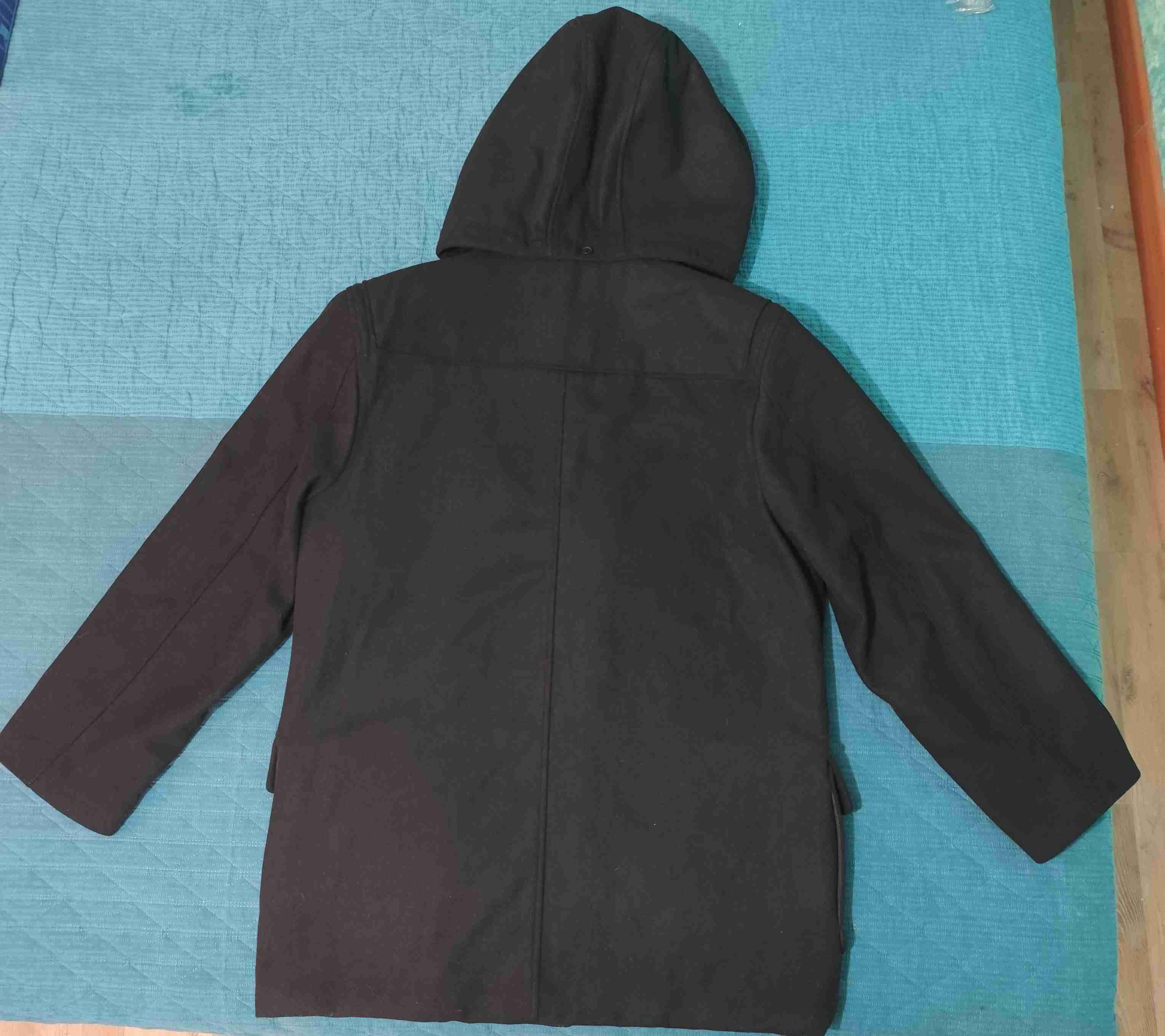 Abrigo negro con capucha desmontable - 5