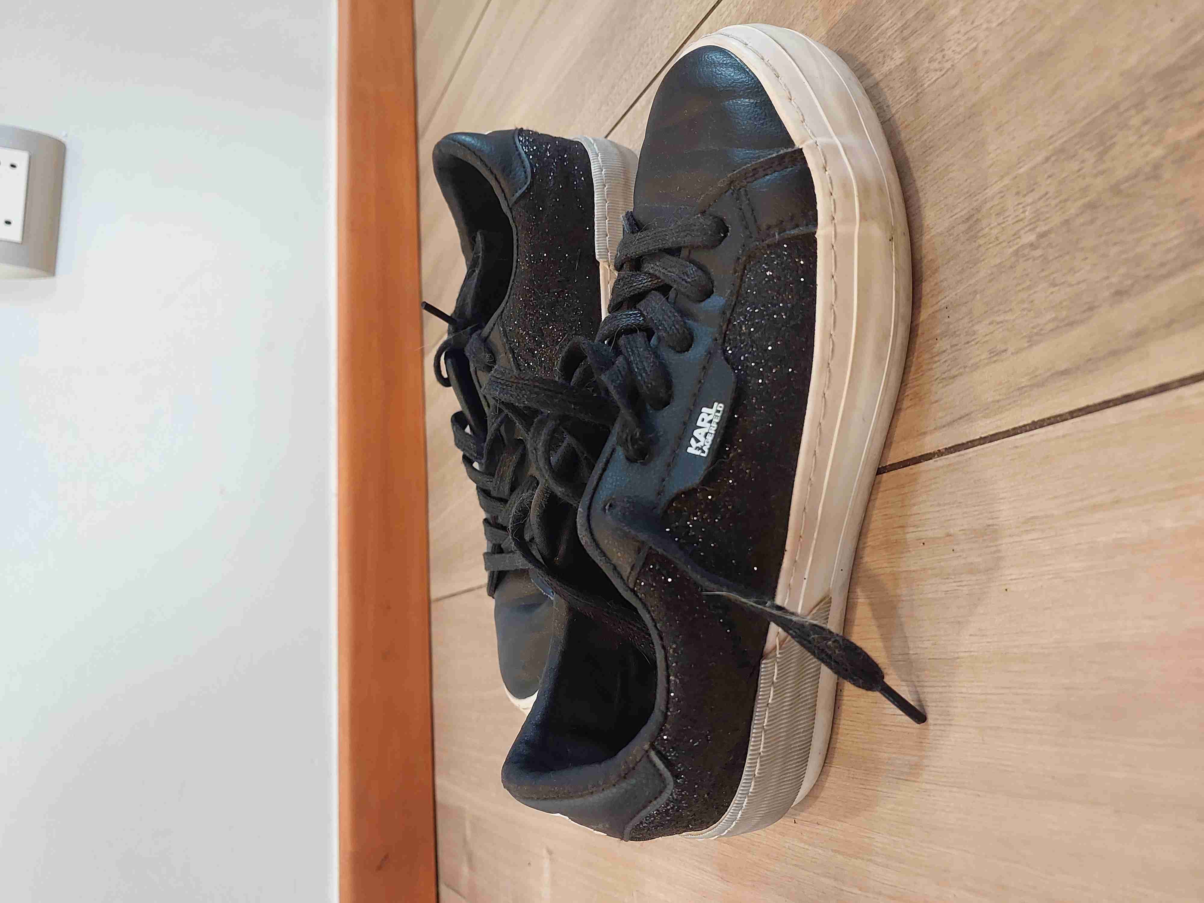 Zapatillas negras con plataforma - miniatura 2