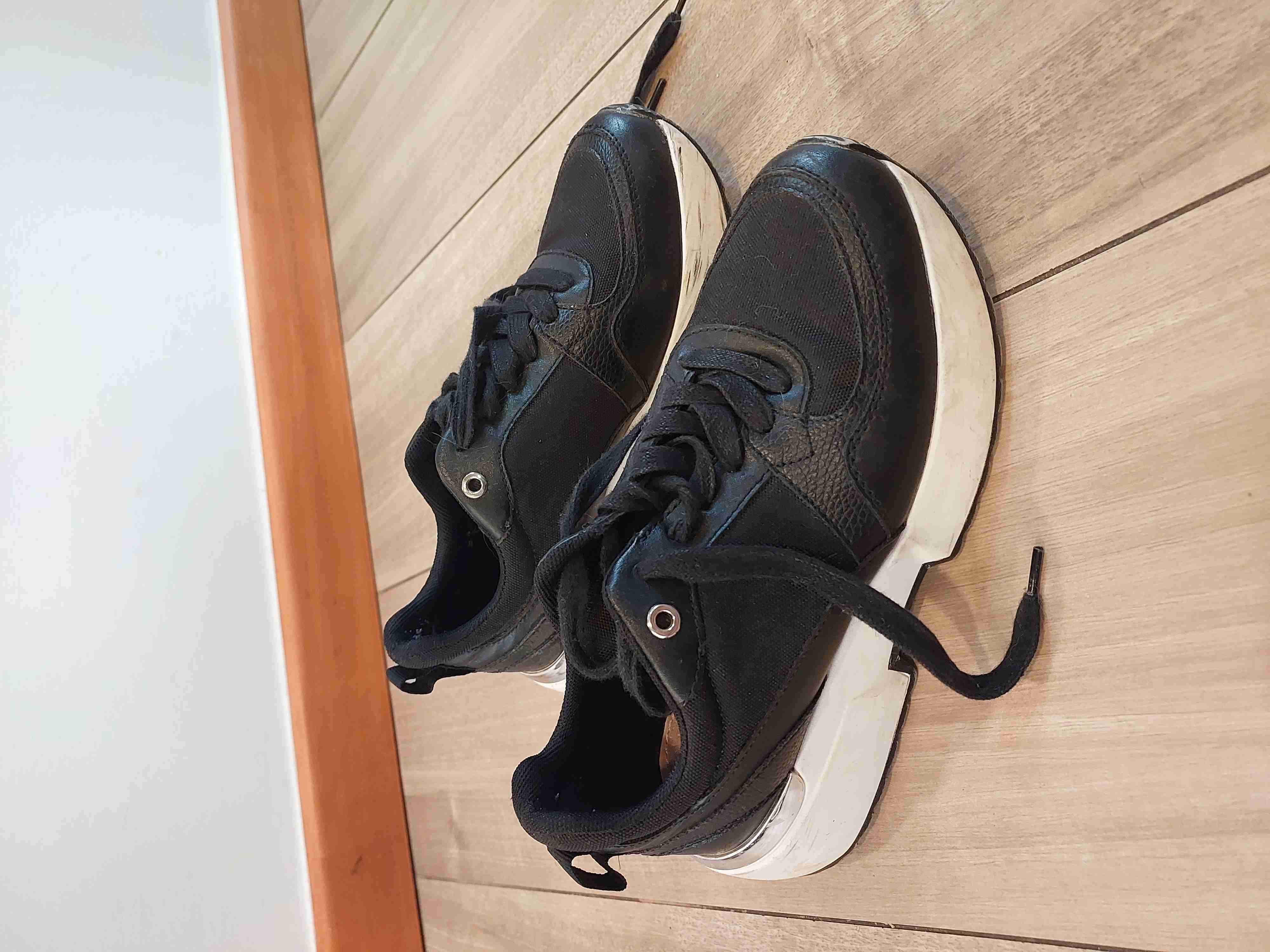 Zapatillas negras deportivas - miniatura 3