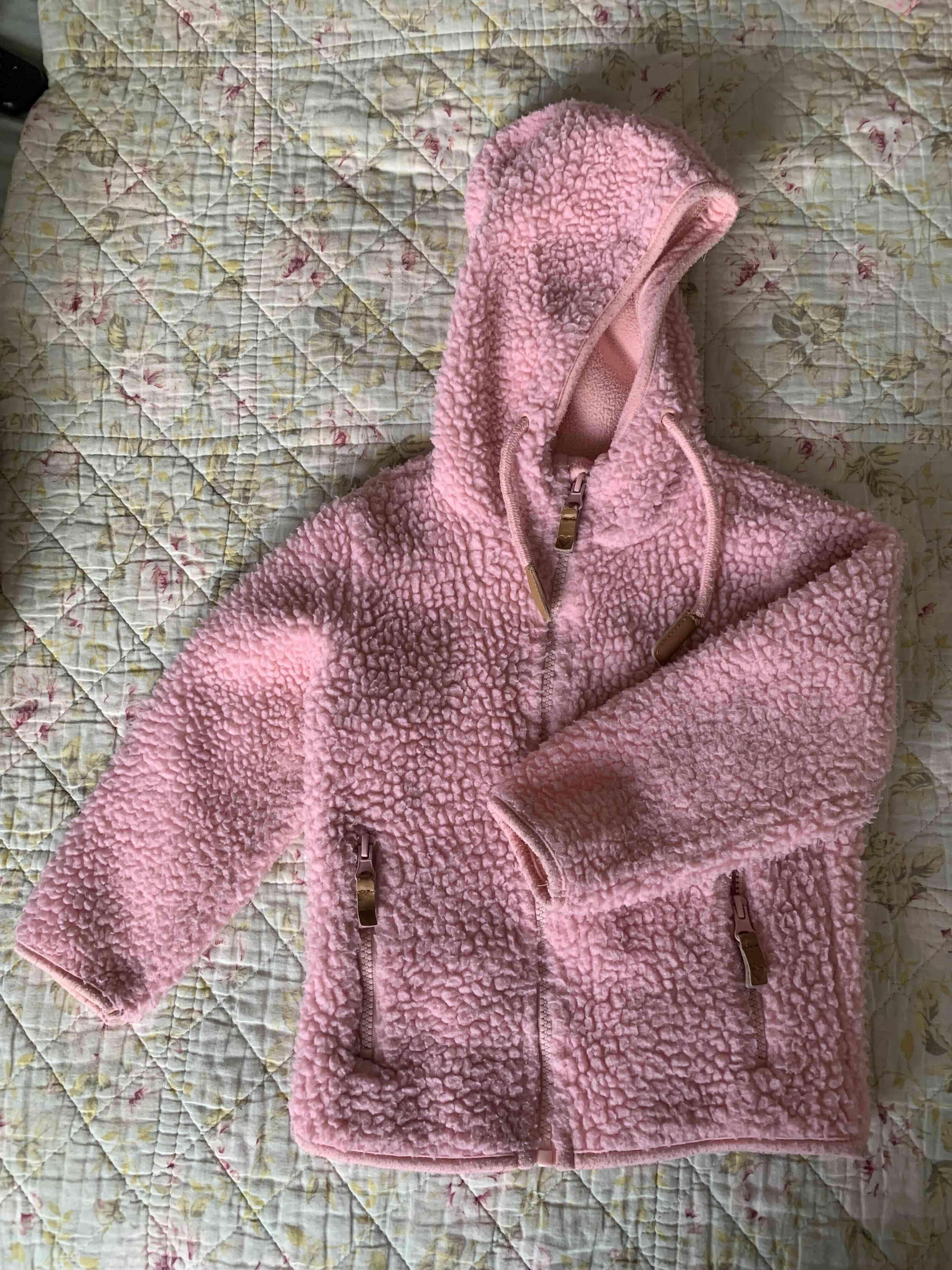 Chaqueta de peluche rosa