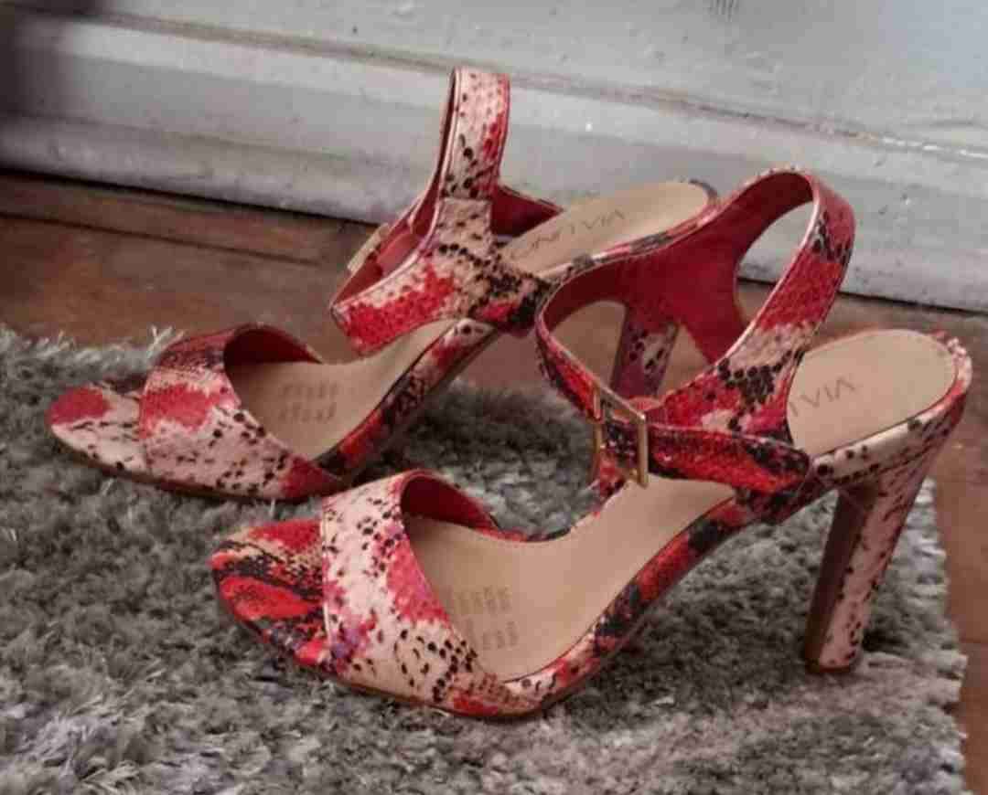 Sandalias de tacón estampadas - miniatura 2