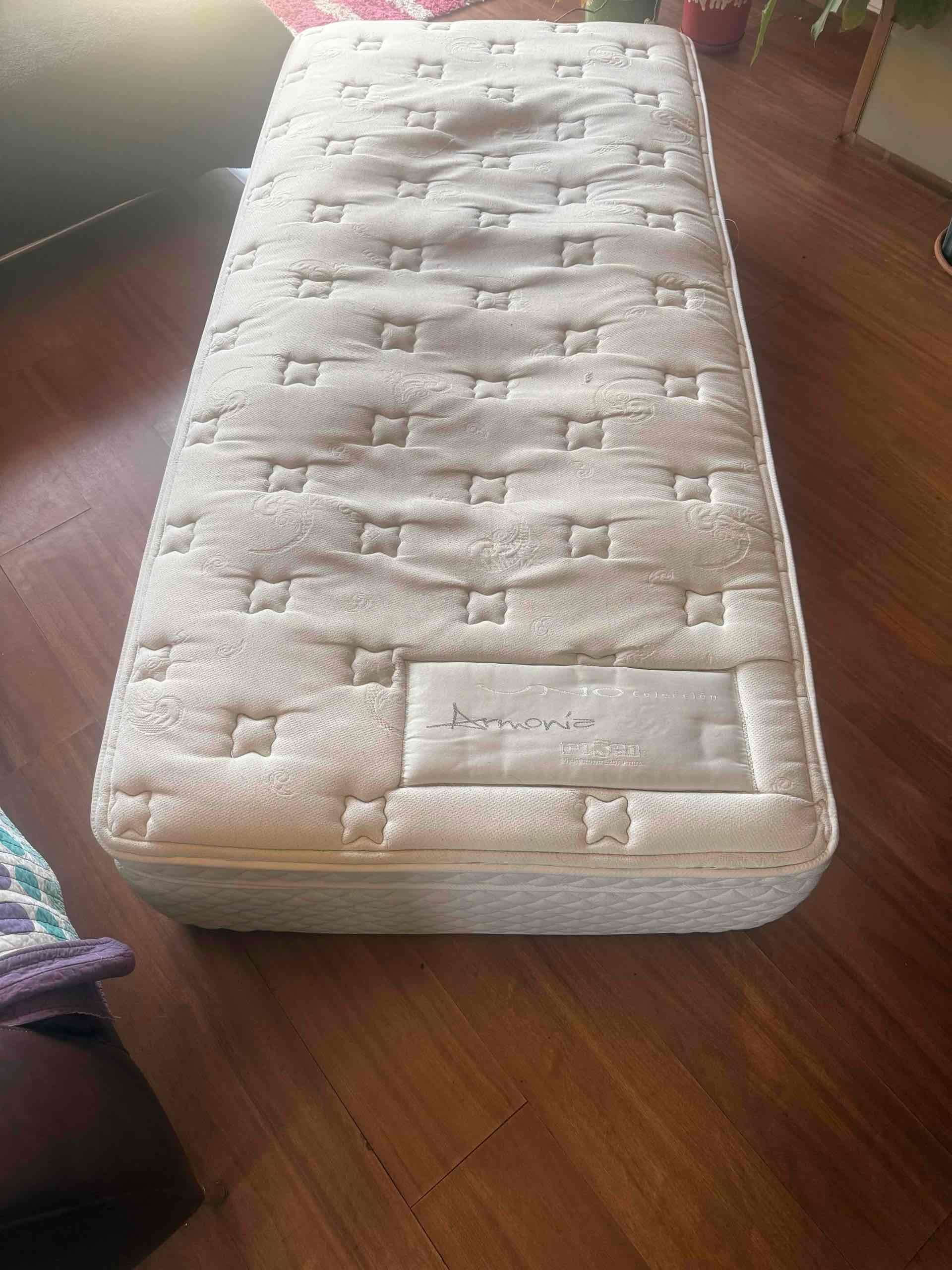 Colchón + cama  individual Armonie usado - miniatura 1