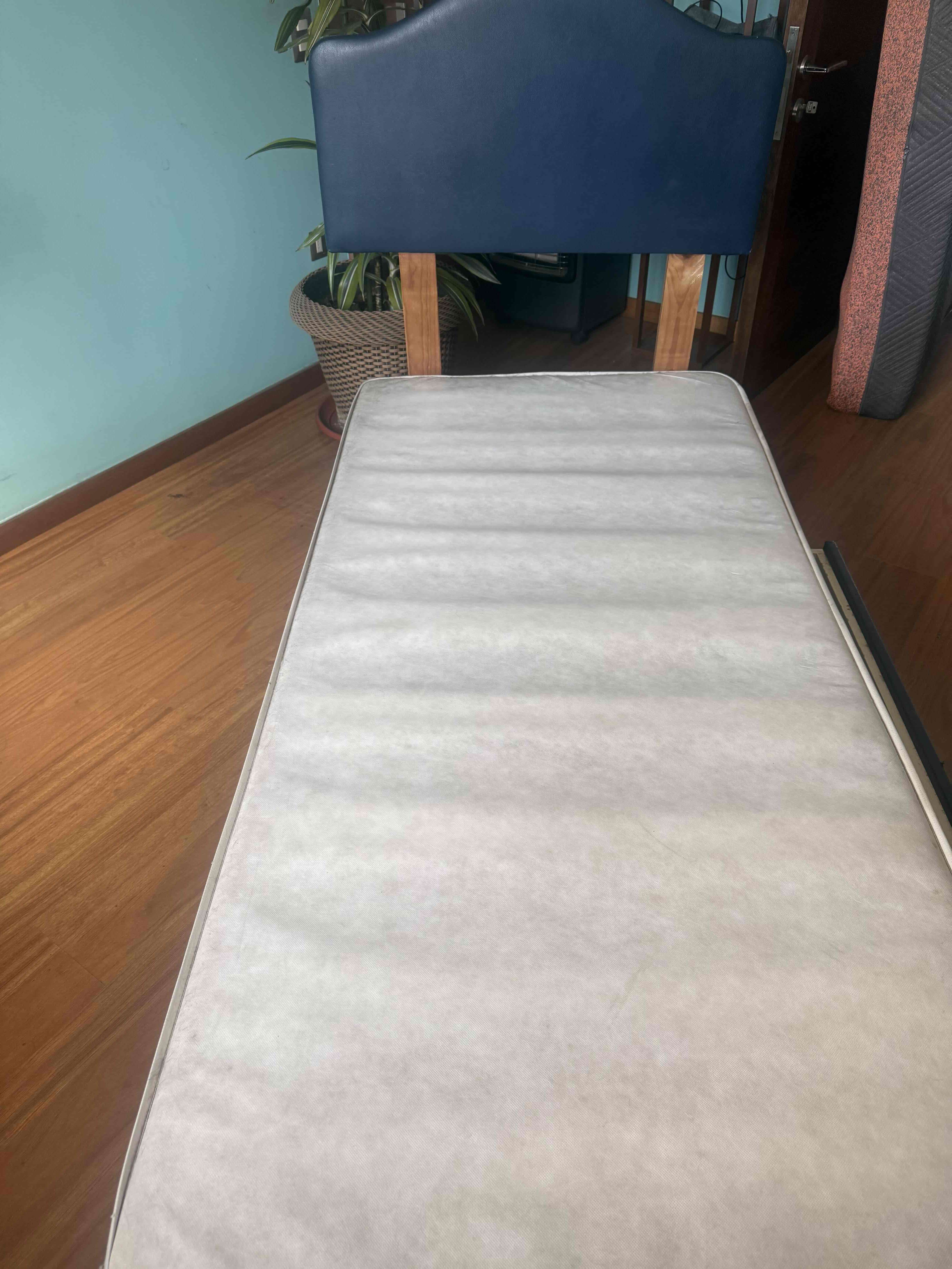 Colchón + cama  individual Armonie usado - miniatura 2