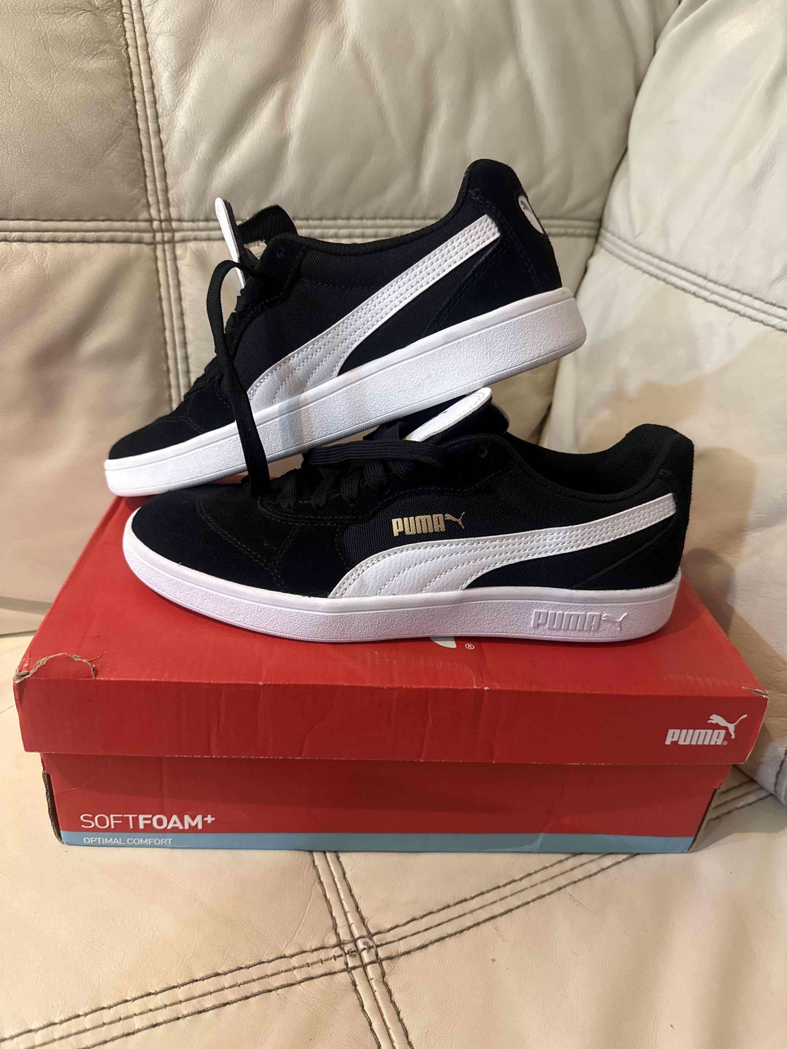 Zapatillas Puma negras y blancas - 1