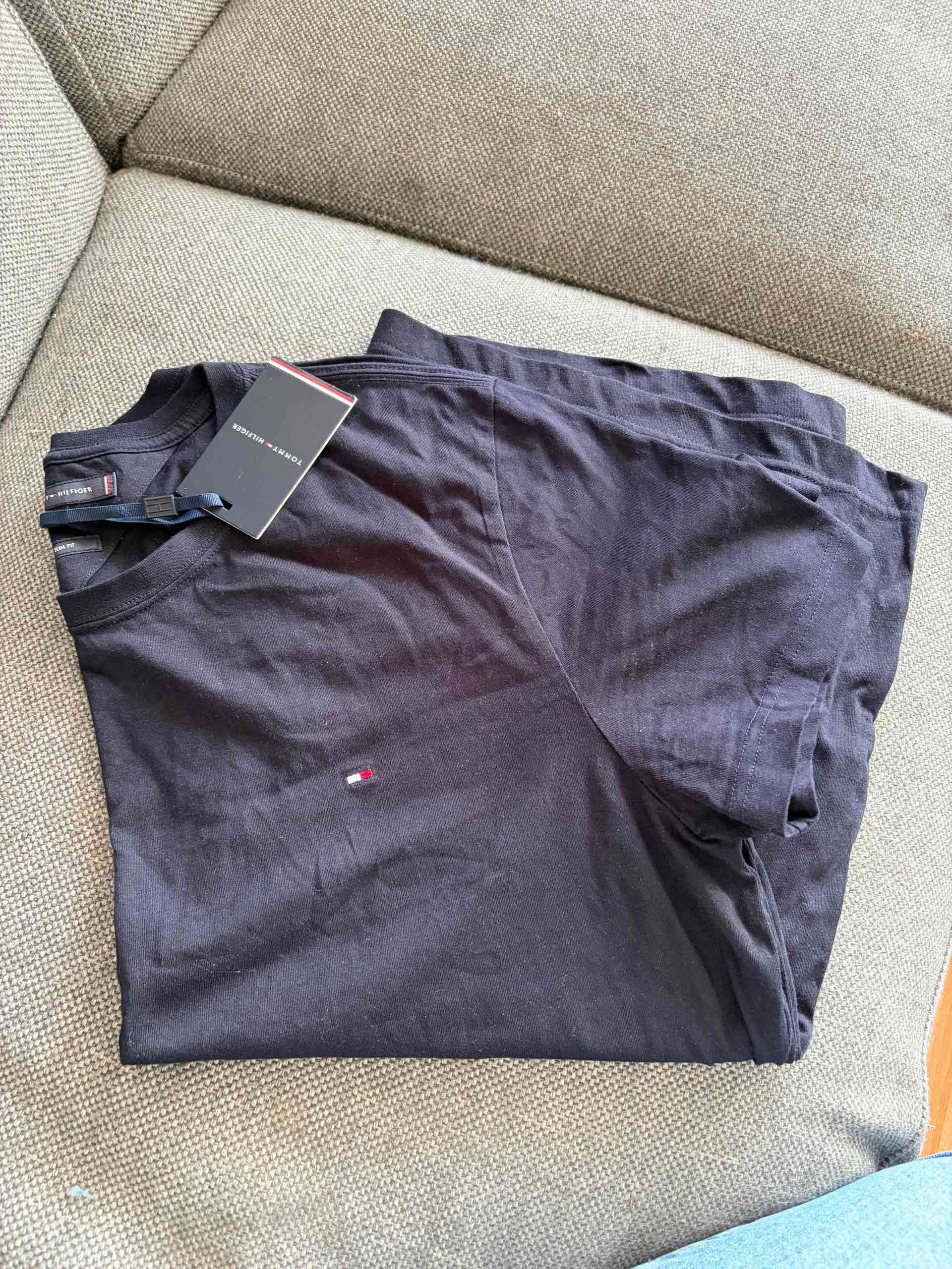 Polera azul marino Tommy Hilfiger - miniatura 2