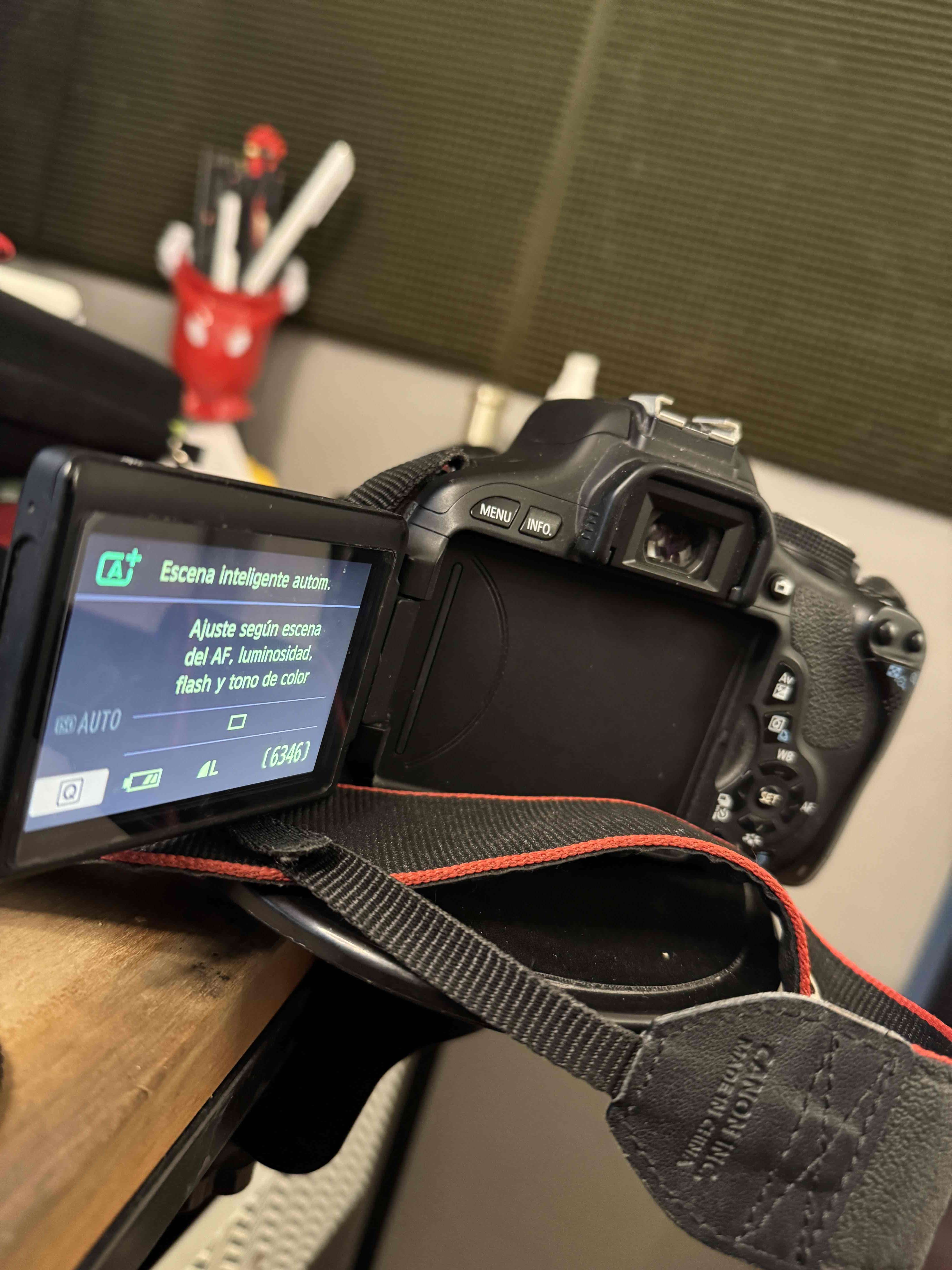 Cámara Canon EOS Rebel T3i - miniatura 3