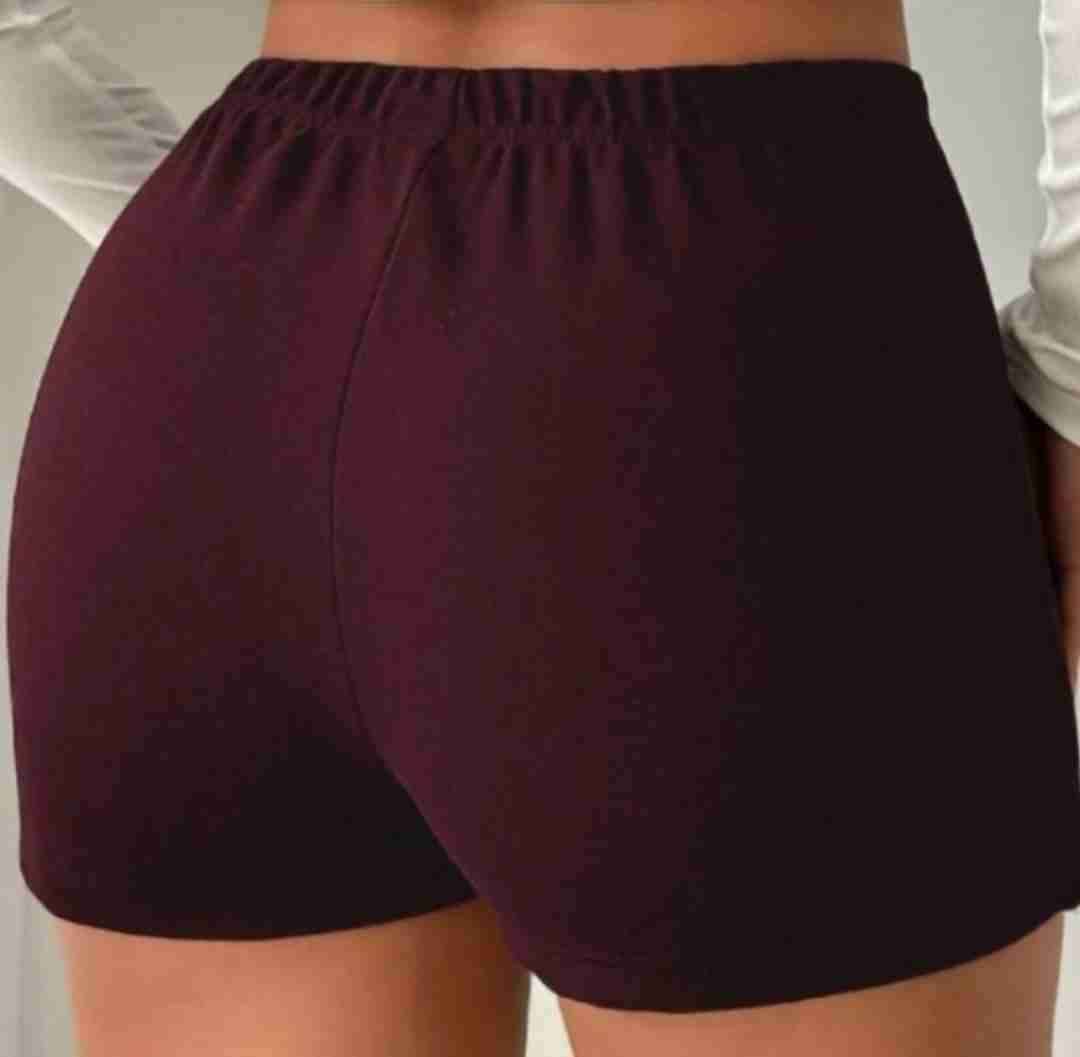 Falda corta burdeo elegante - miniatura 2