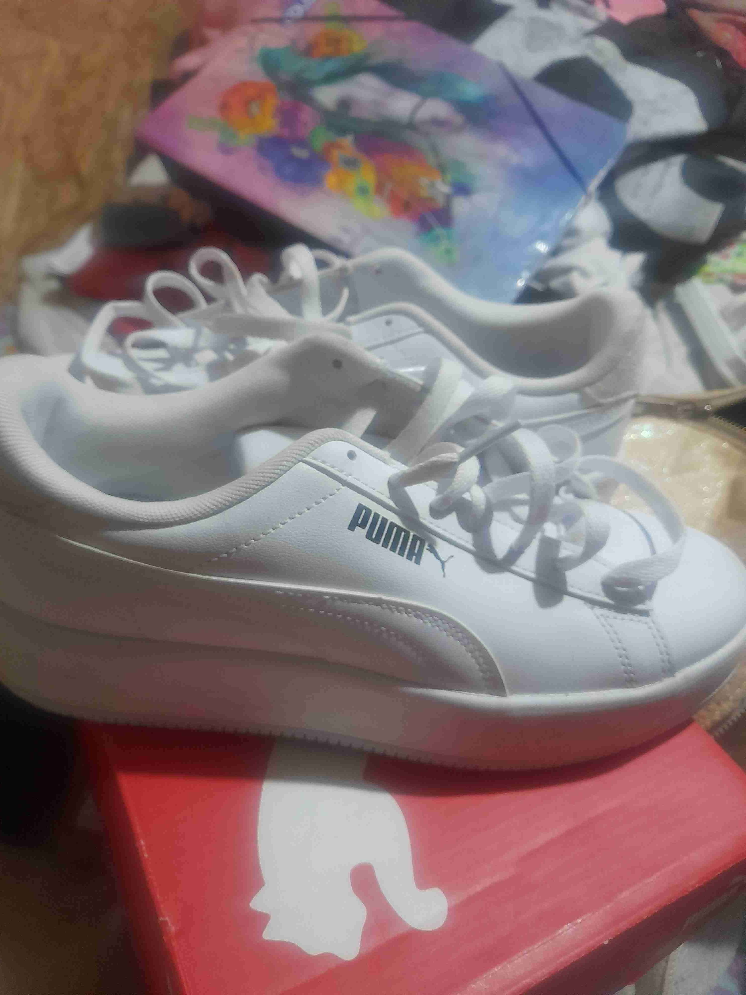 Zapatillas blancas Puma en buen estado - miniatura 2