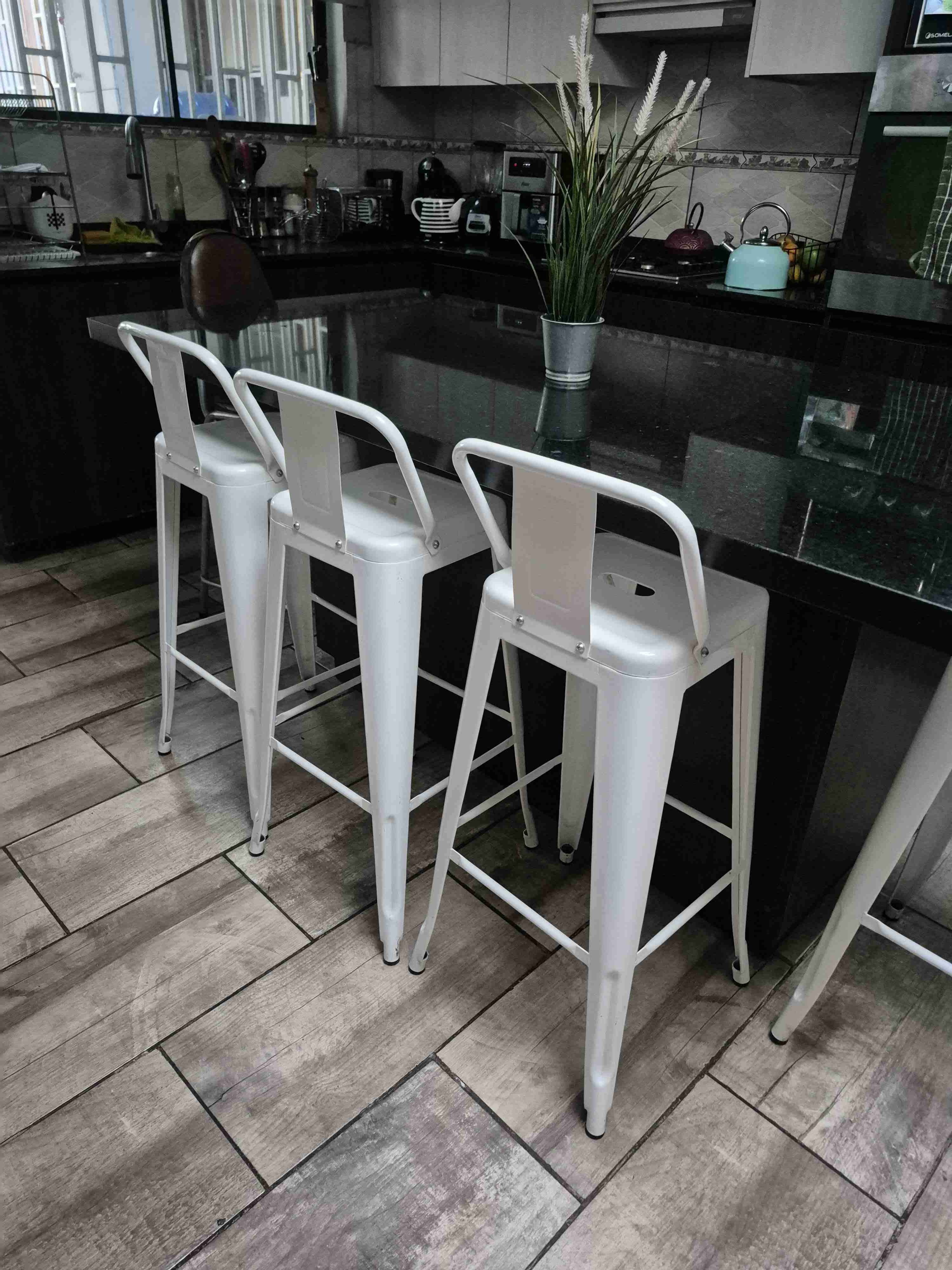 Bancos altos de cocina blancos - miniatura 1