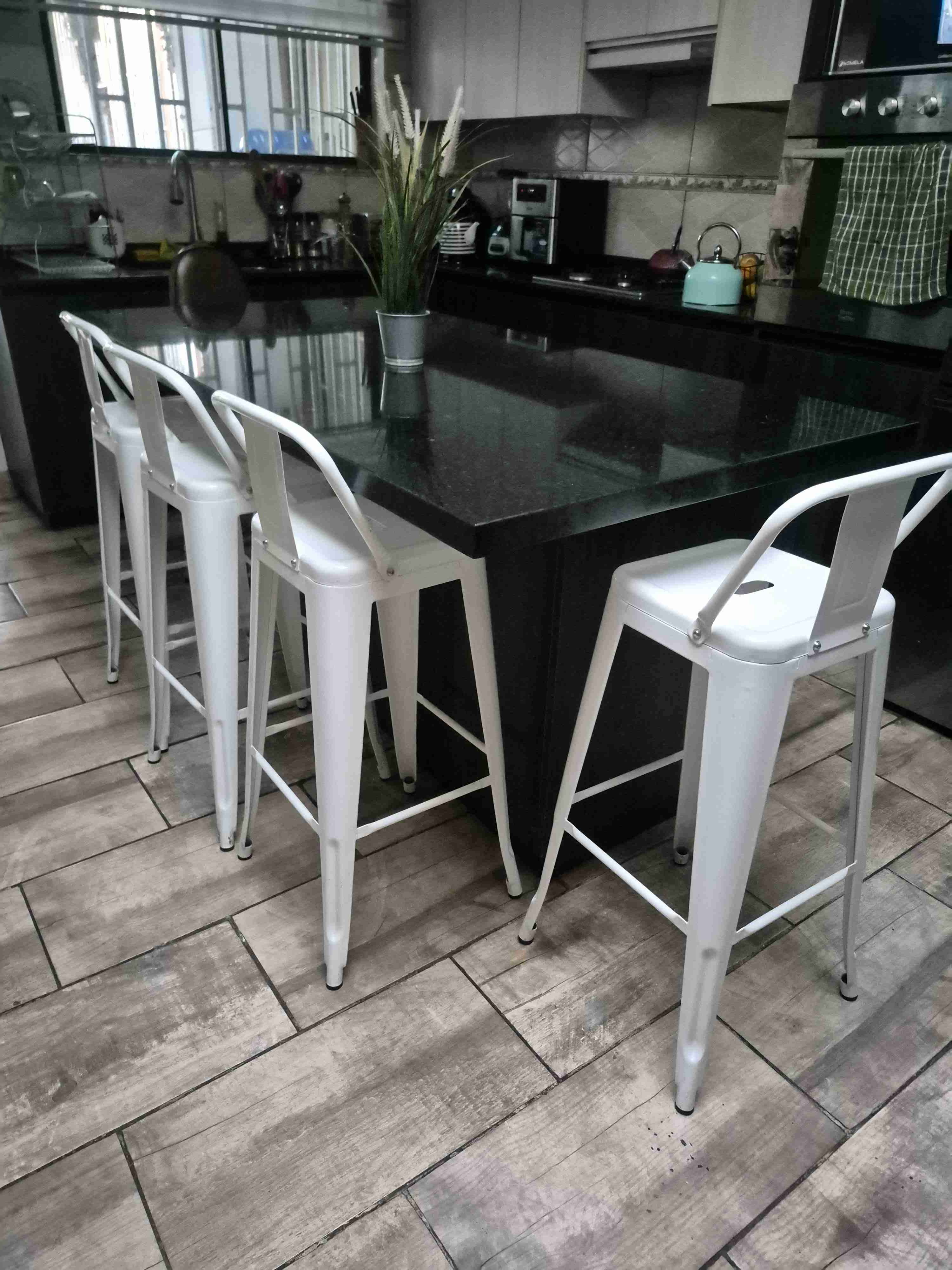 Bancos altos de cocina blancos - miniatura 2