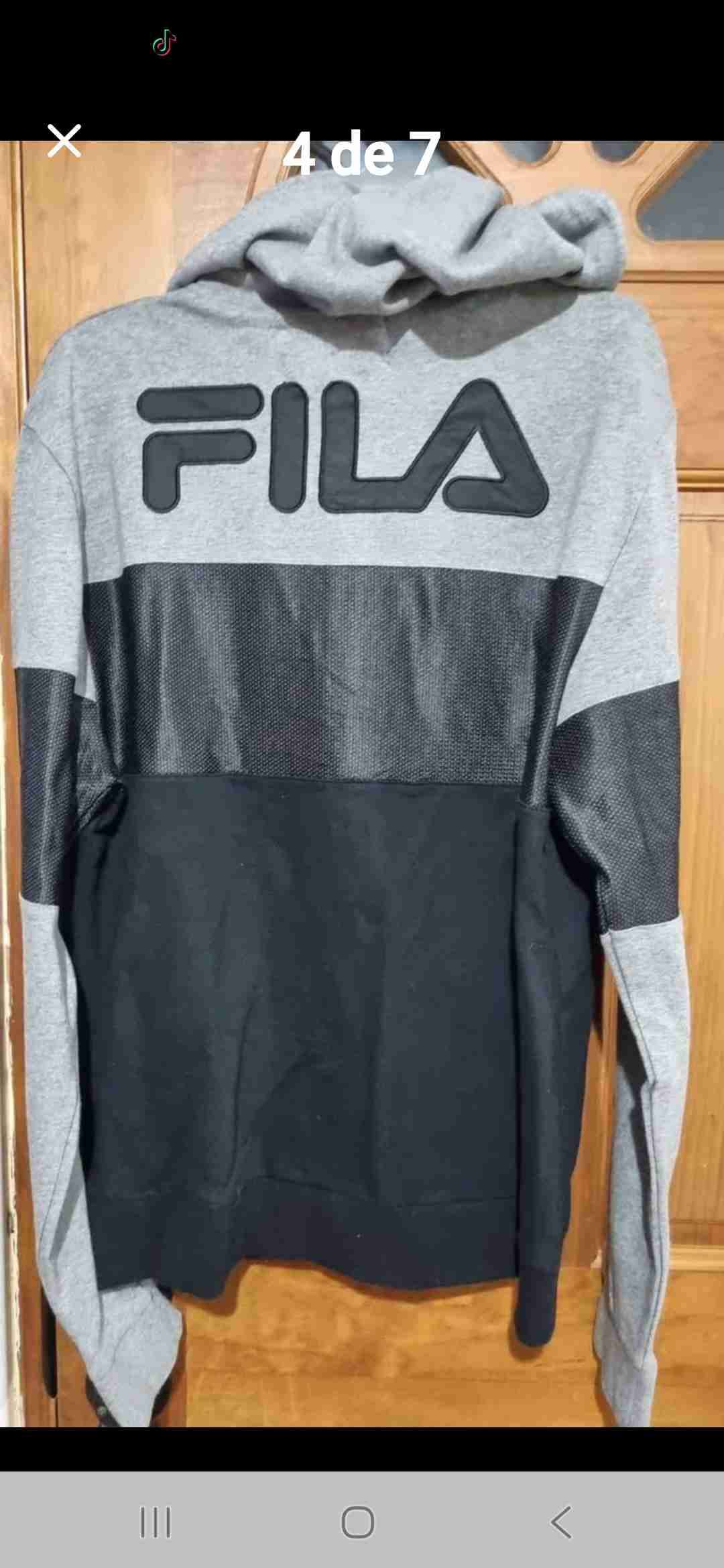 Polerón gris y negro con capucha - 2