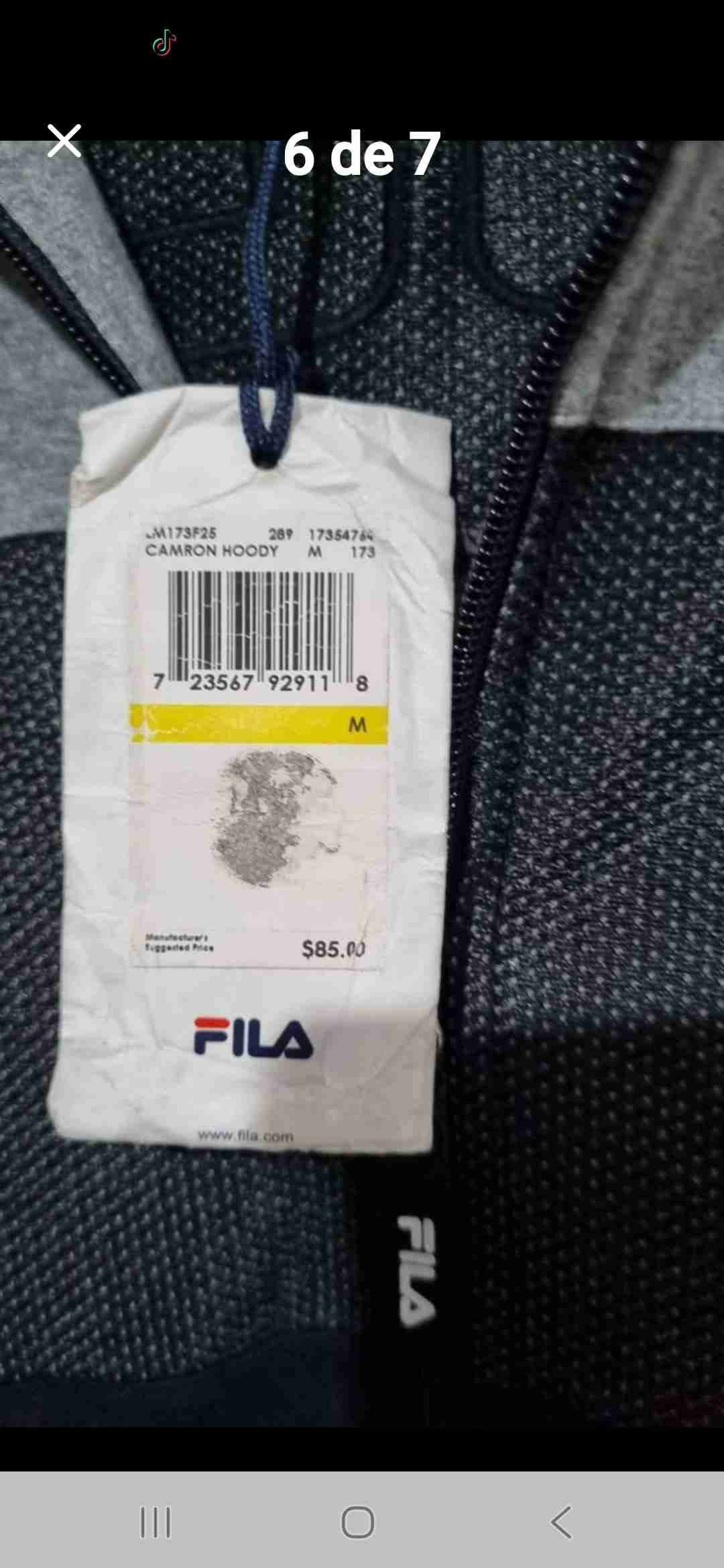 Polerón gris y negro con capucha - 6