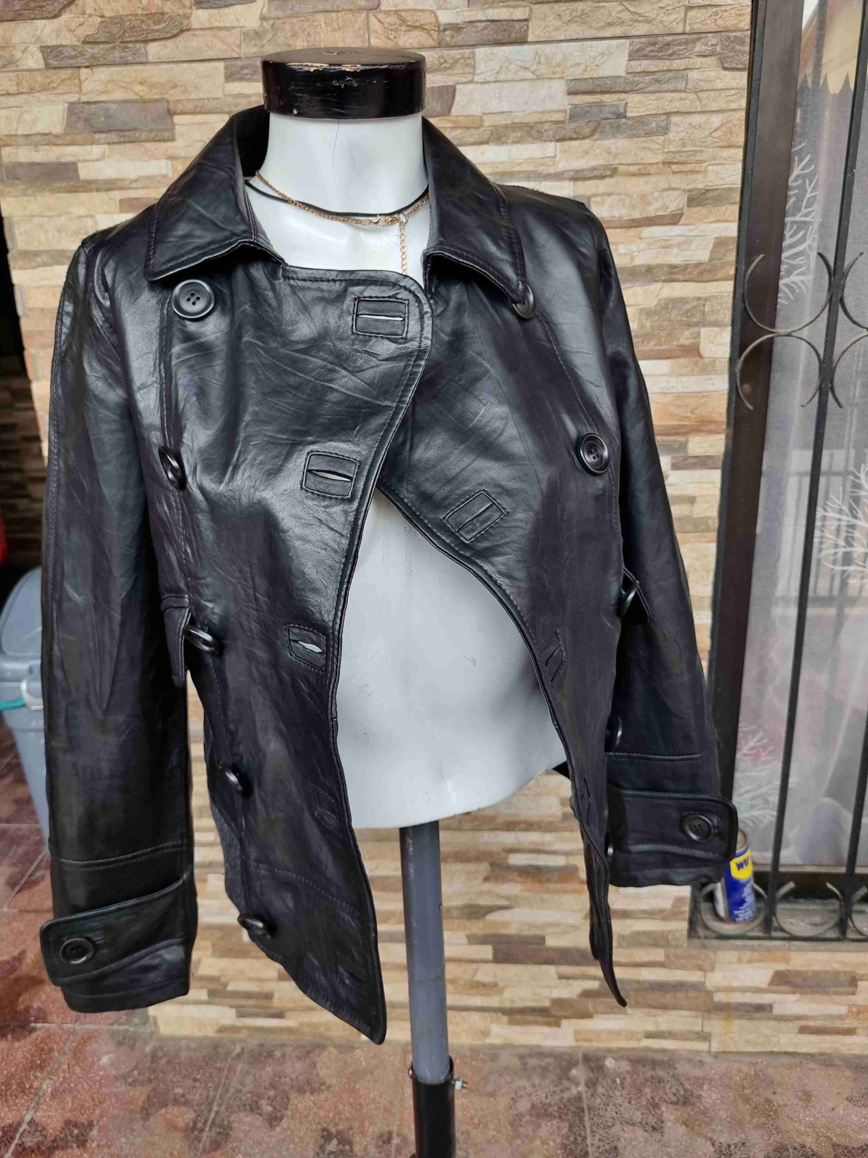 Chaqueta de cuero negra - miniatura 1