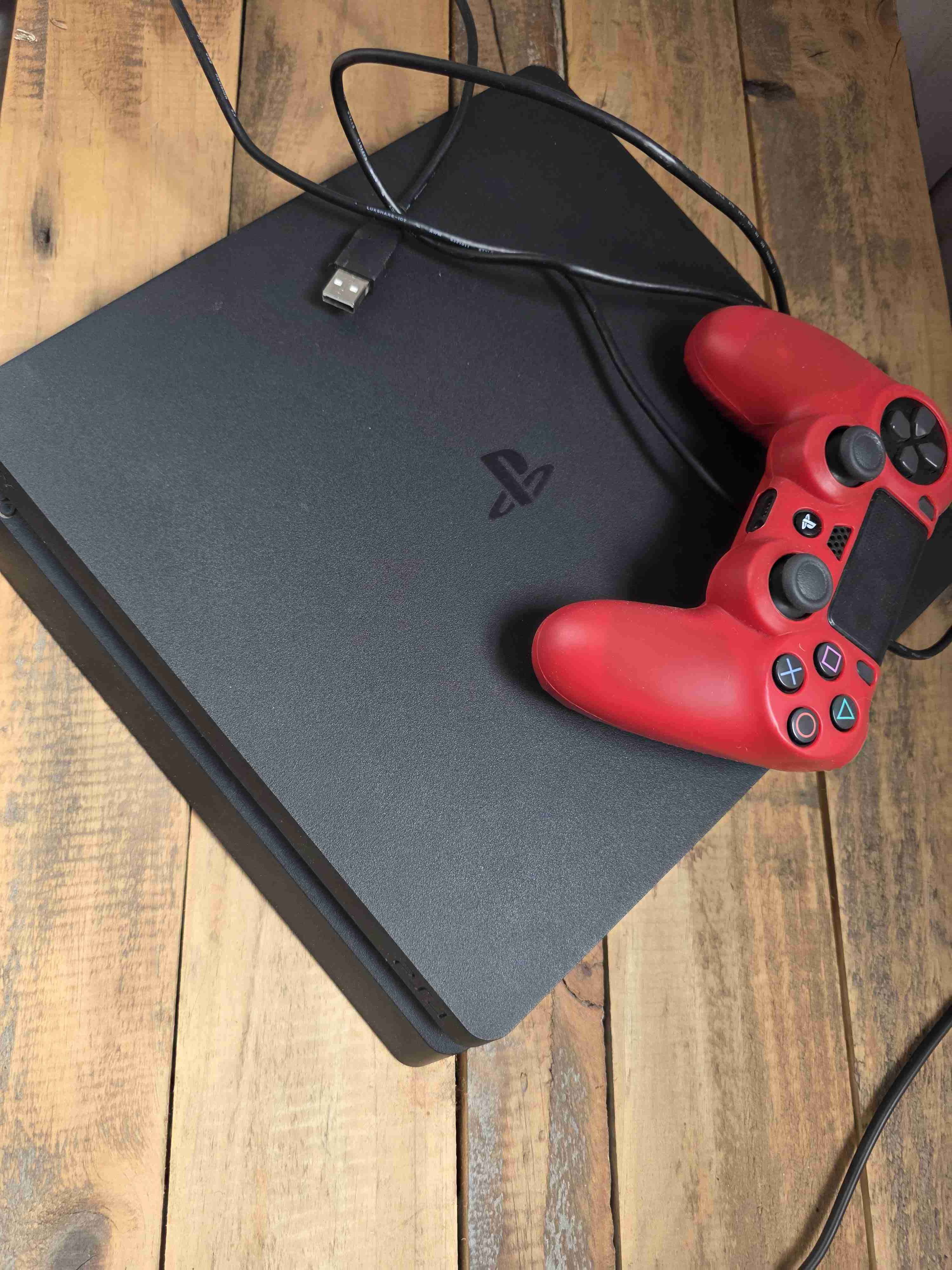 Consola PS4 con juegos y mando - miniatura 2