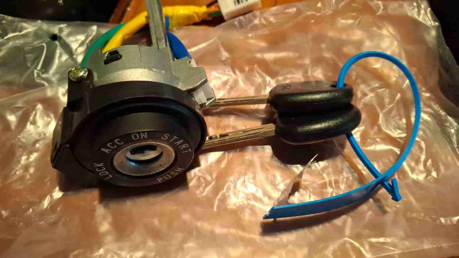 Cilindro de encendido con llaves Kia rio - miniatura 2