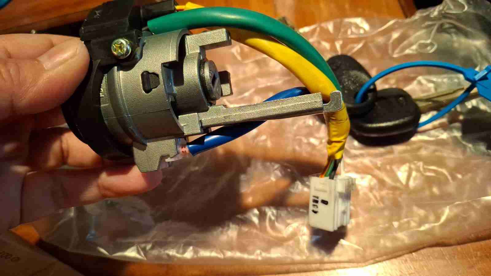 Cilindro de encendido con llaves Kia rio - miniatura 3