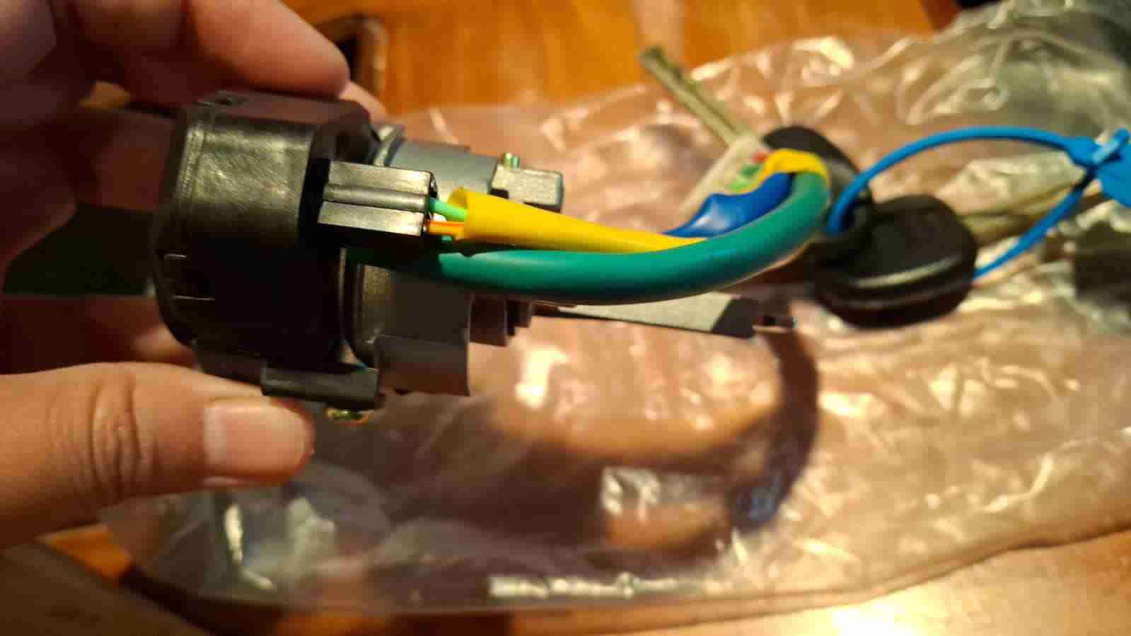 Cilindro de encendido con llaves Kia rio - miniatura 4