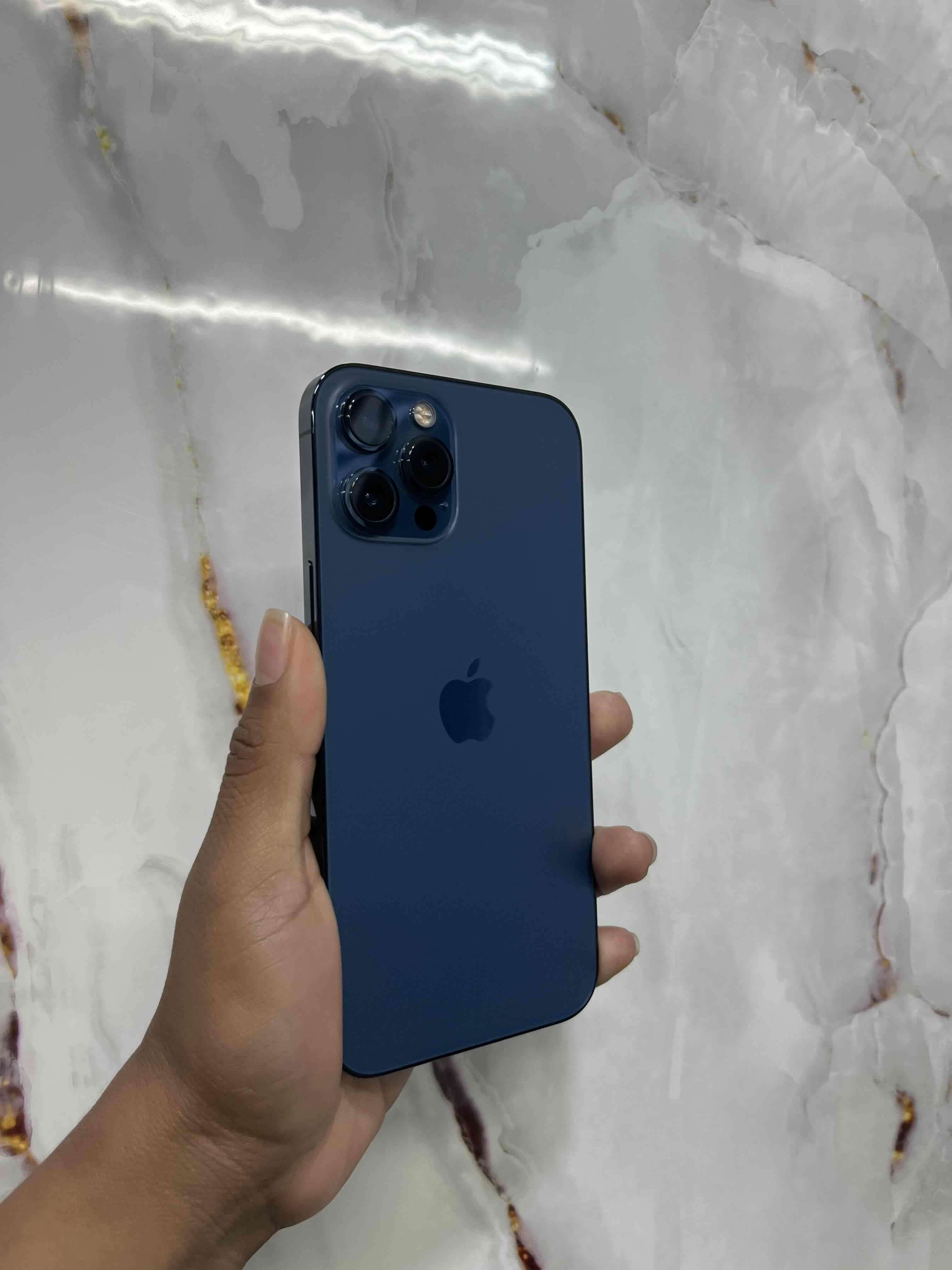 iPhone 12 Pro Max Azul - 2