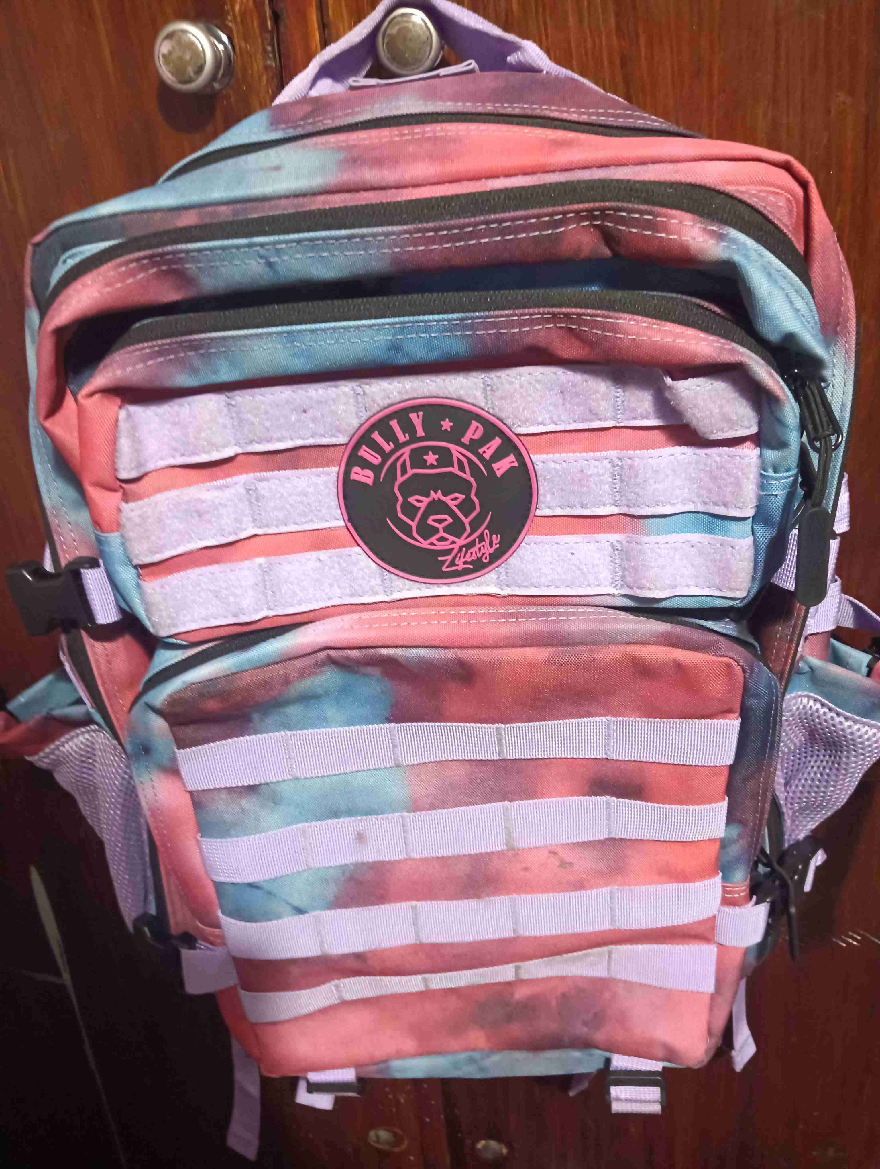 Mochila colorida de viaje - miniatura 2