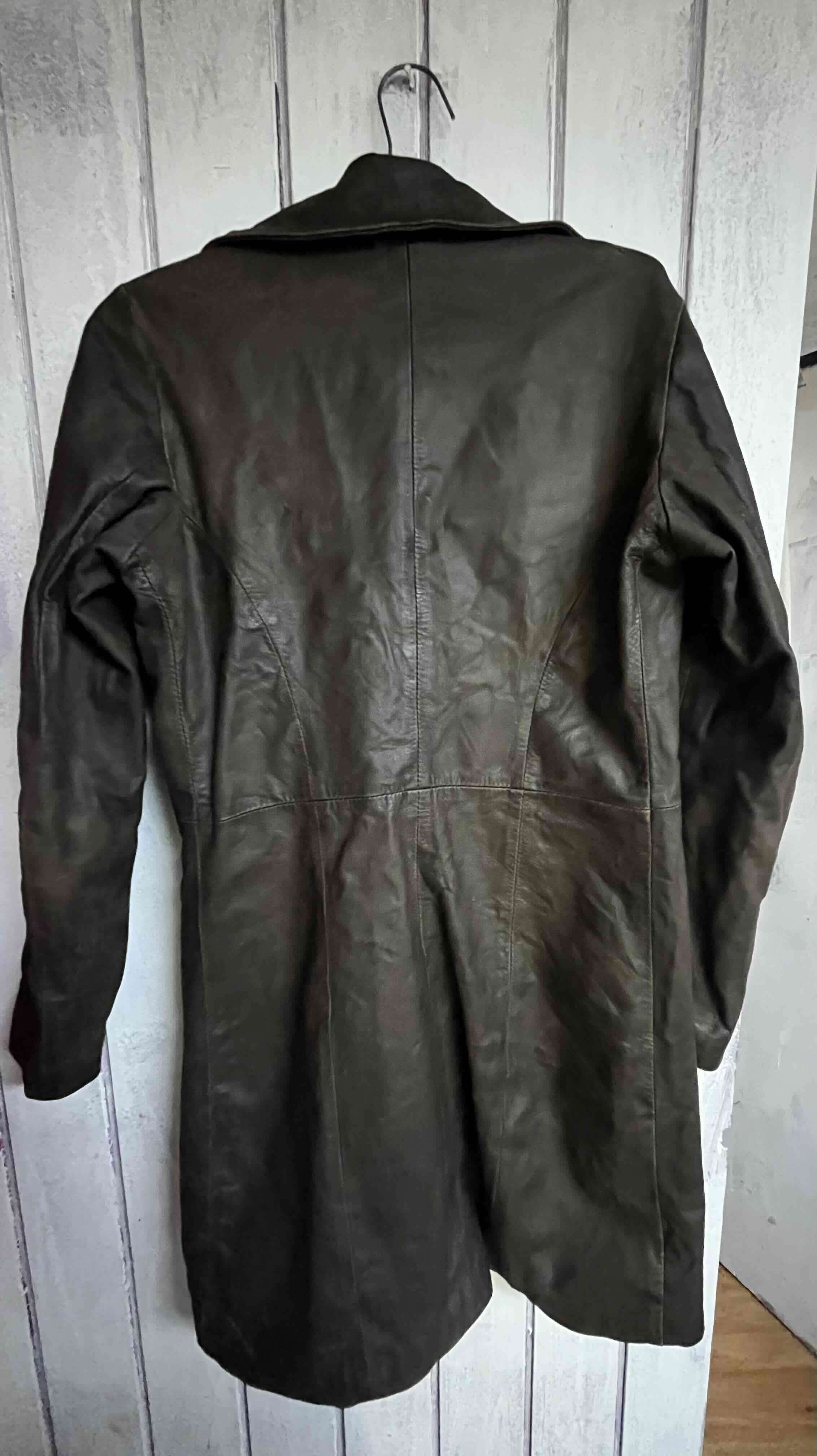 Abrigo de cuero de vaca café argentino - miniatura 2