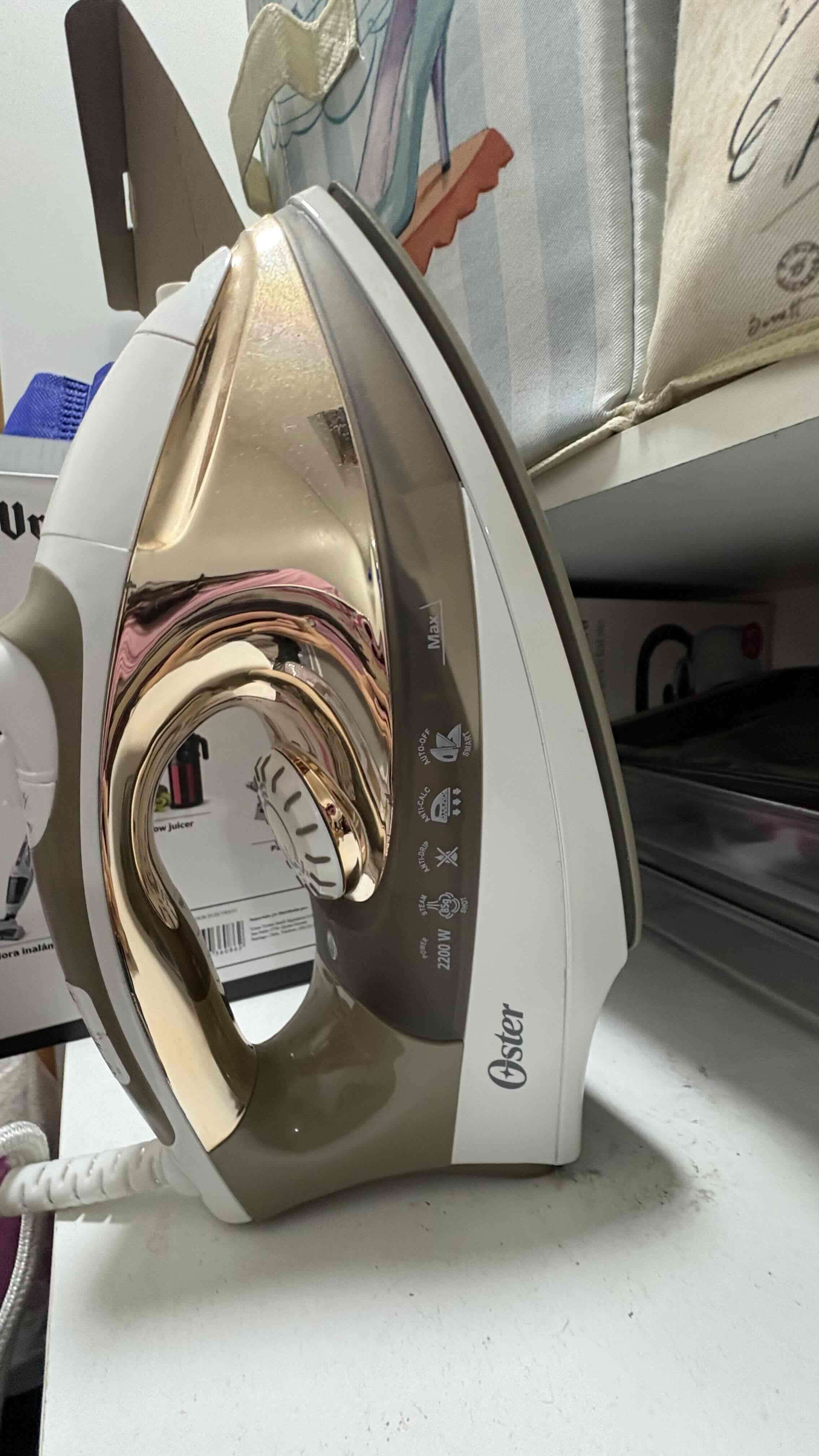 Plancha Oster dorada 2200W - 4