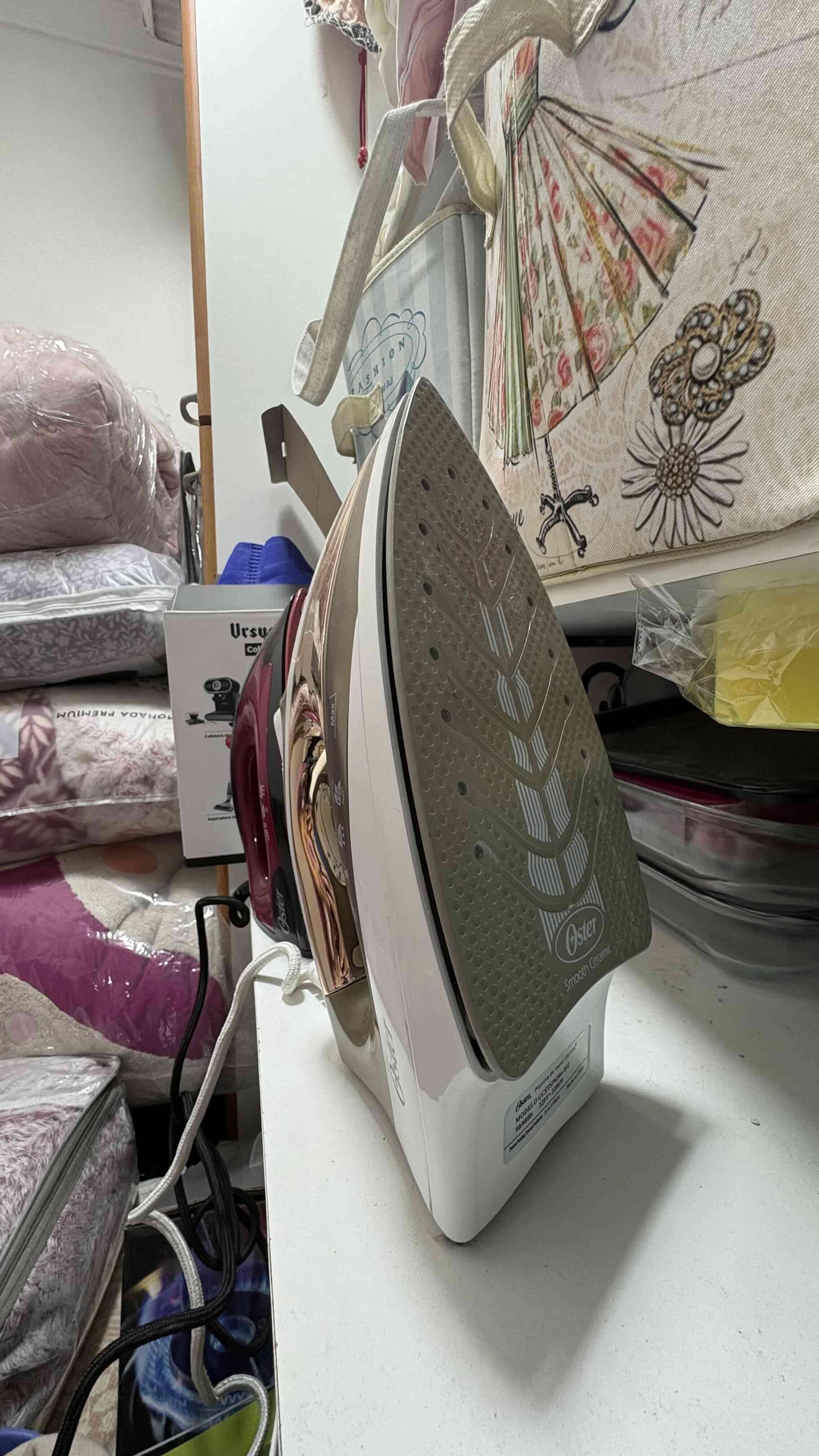 Plancha Oster dorada 2200W - 5