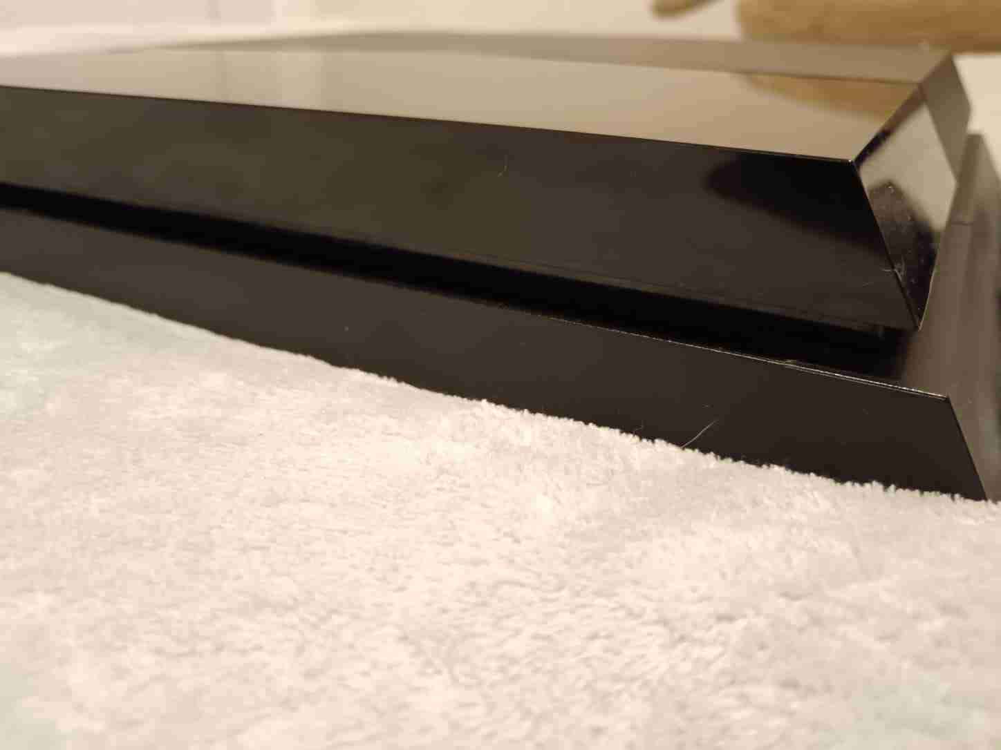 Consola PS4 con dos controles - miniatura 3