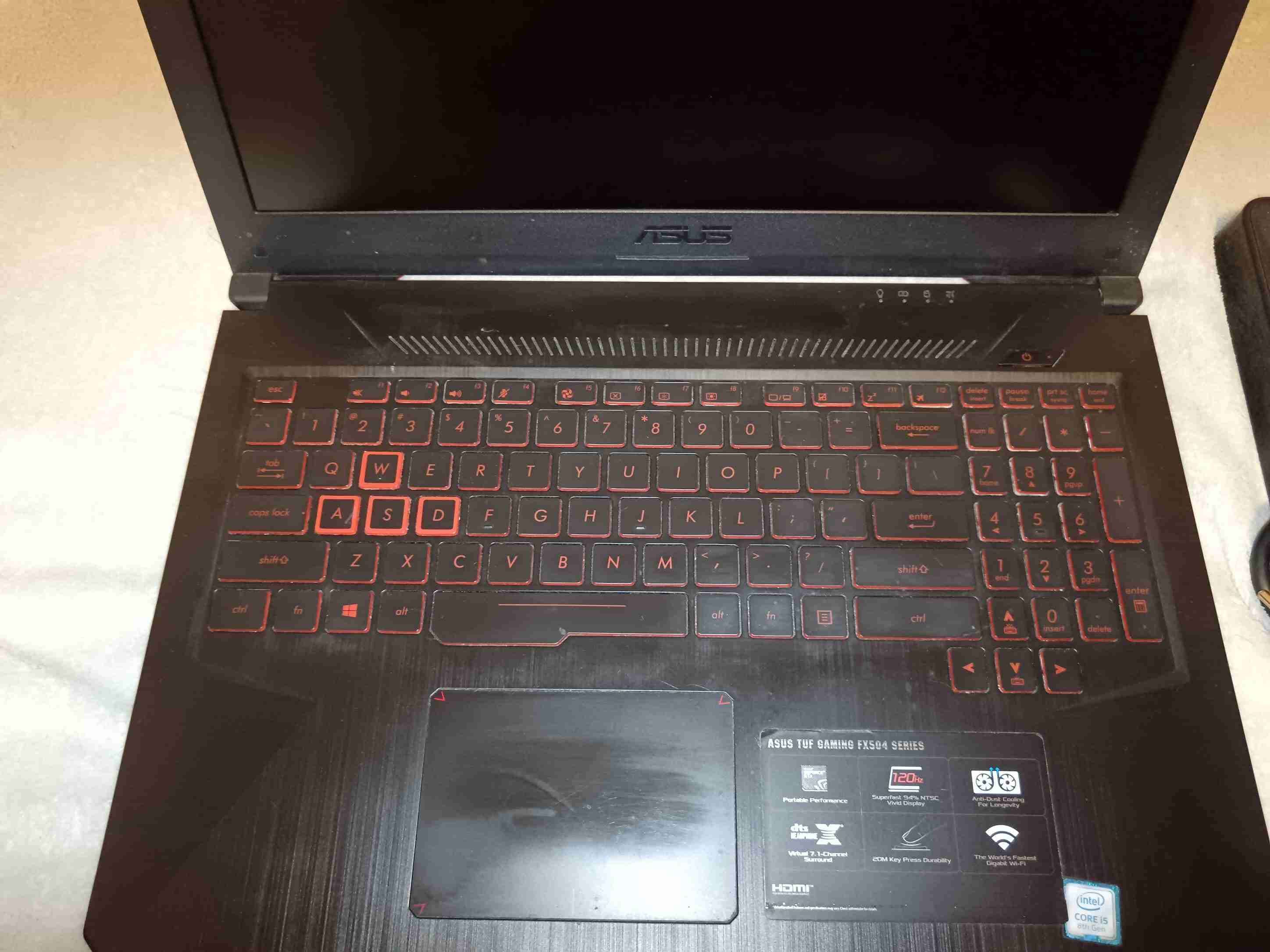 Laptop ASUS TUF FX504 con cargador - miniatura 3